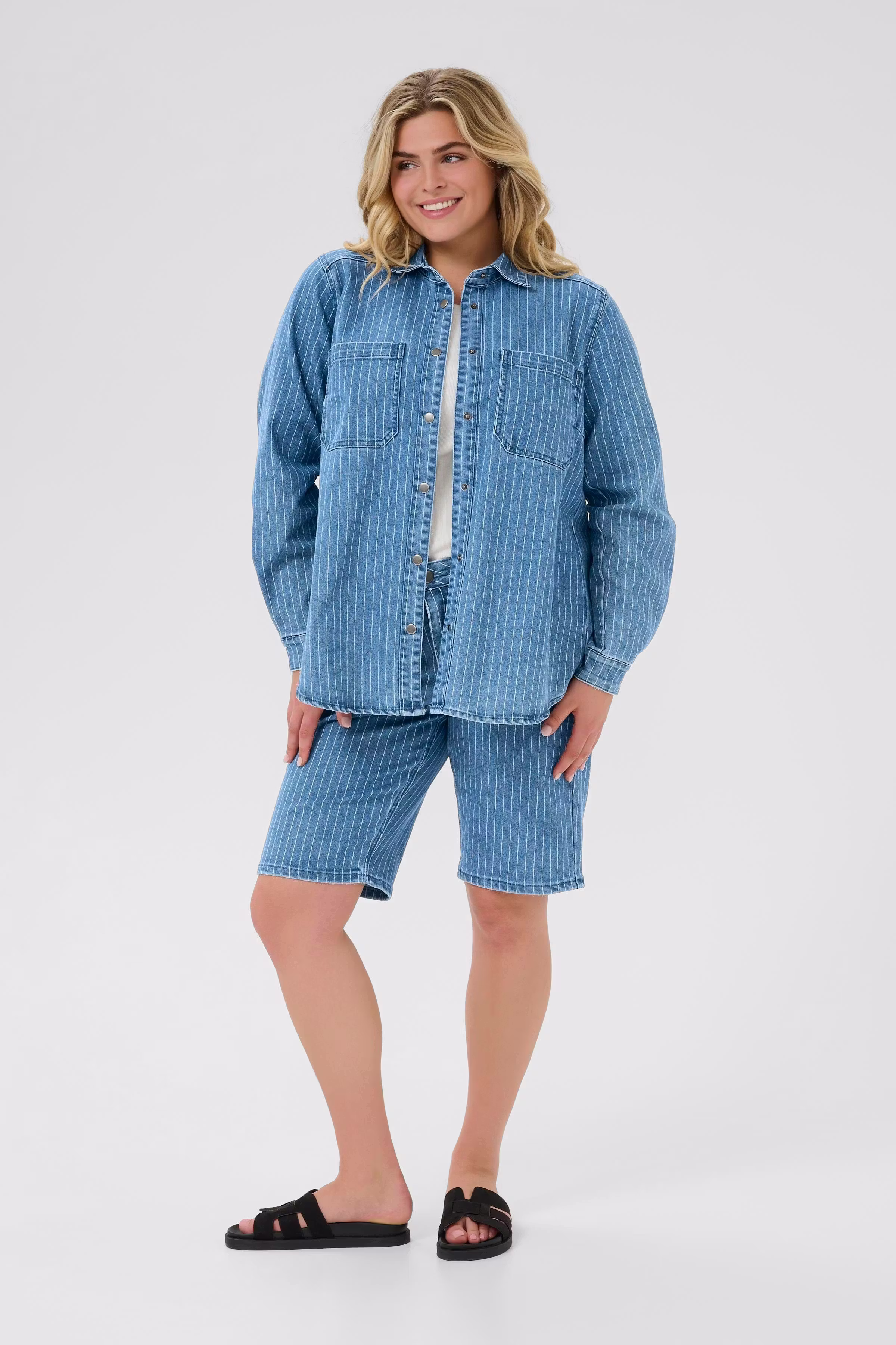 KCreeca Denim Shorts LOOKBOOK FRONT 10583737-108347