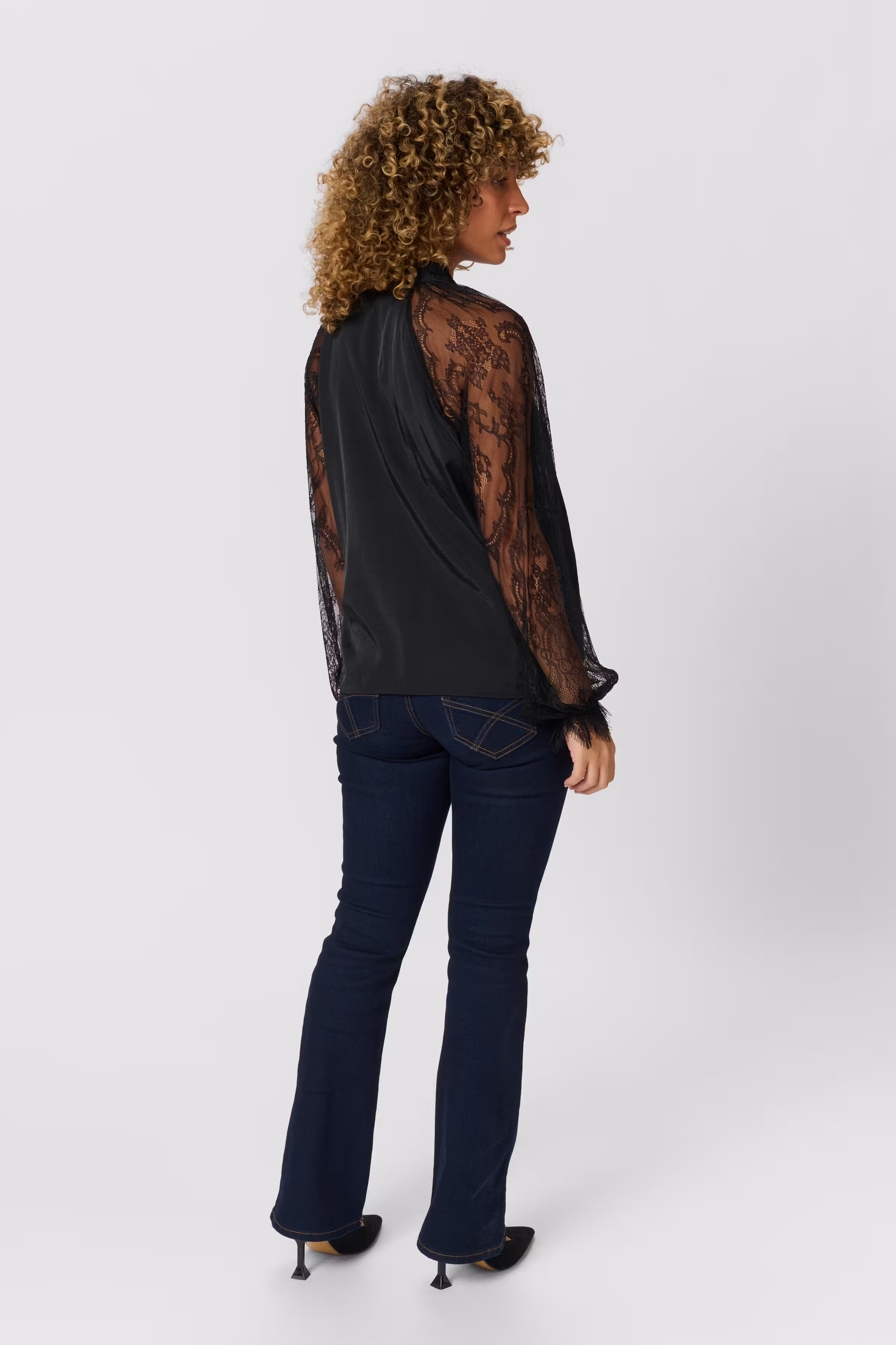 CRNola Blouse LOOKBOOK BACK 10613306-100120