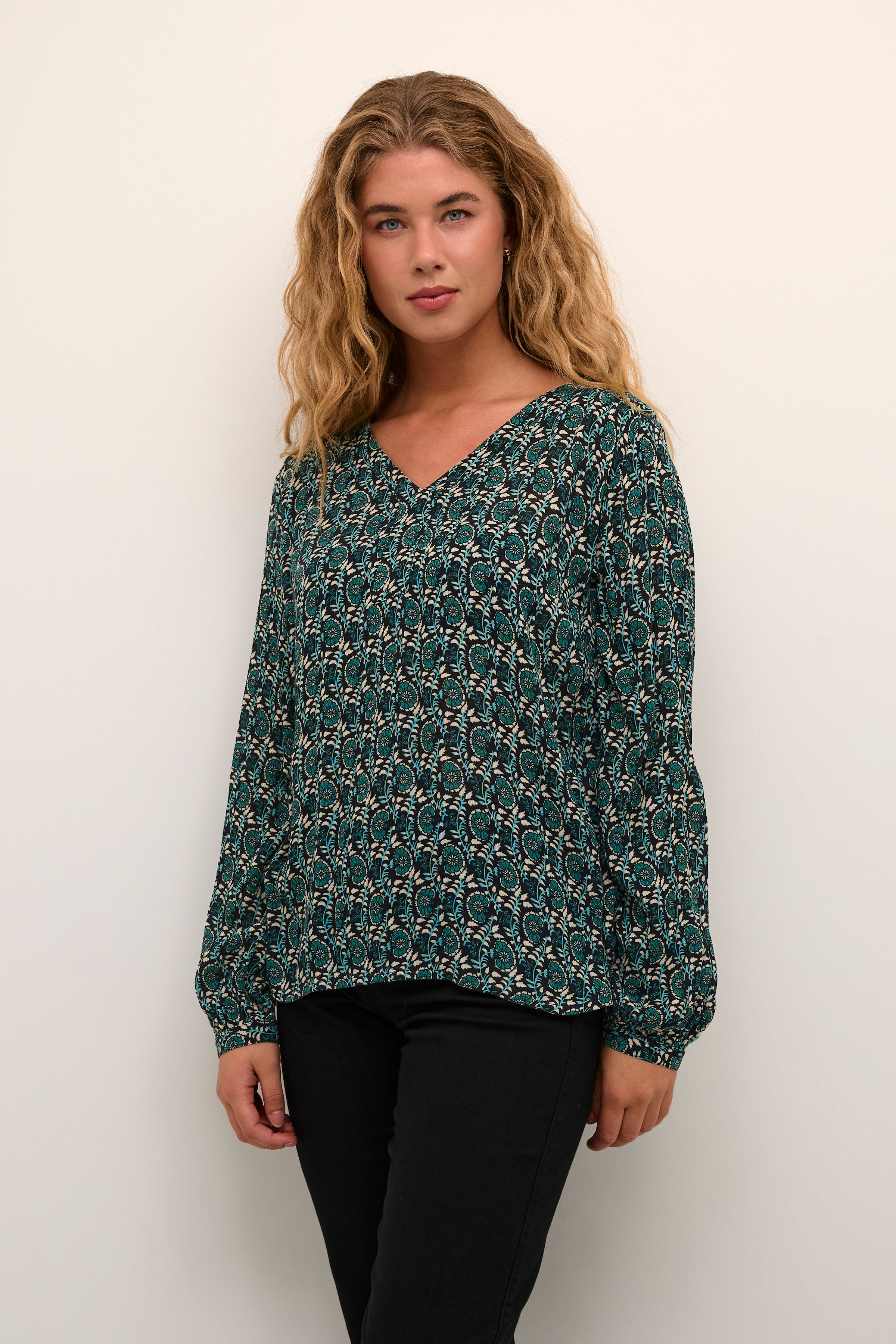 KAkarina Blus LOOKBOOK FRONT 10507893-104894