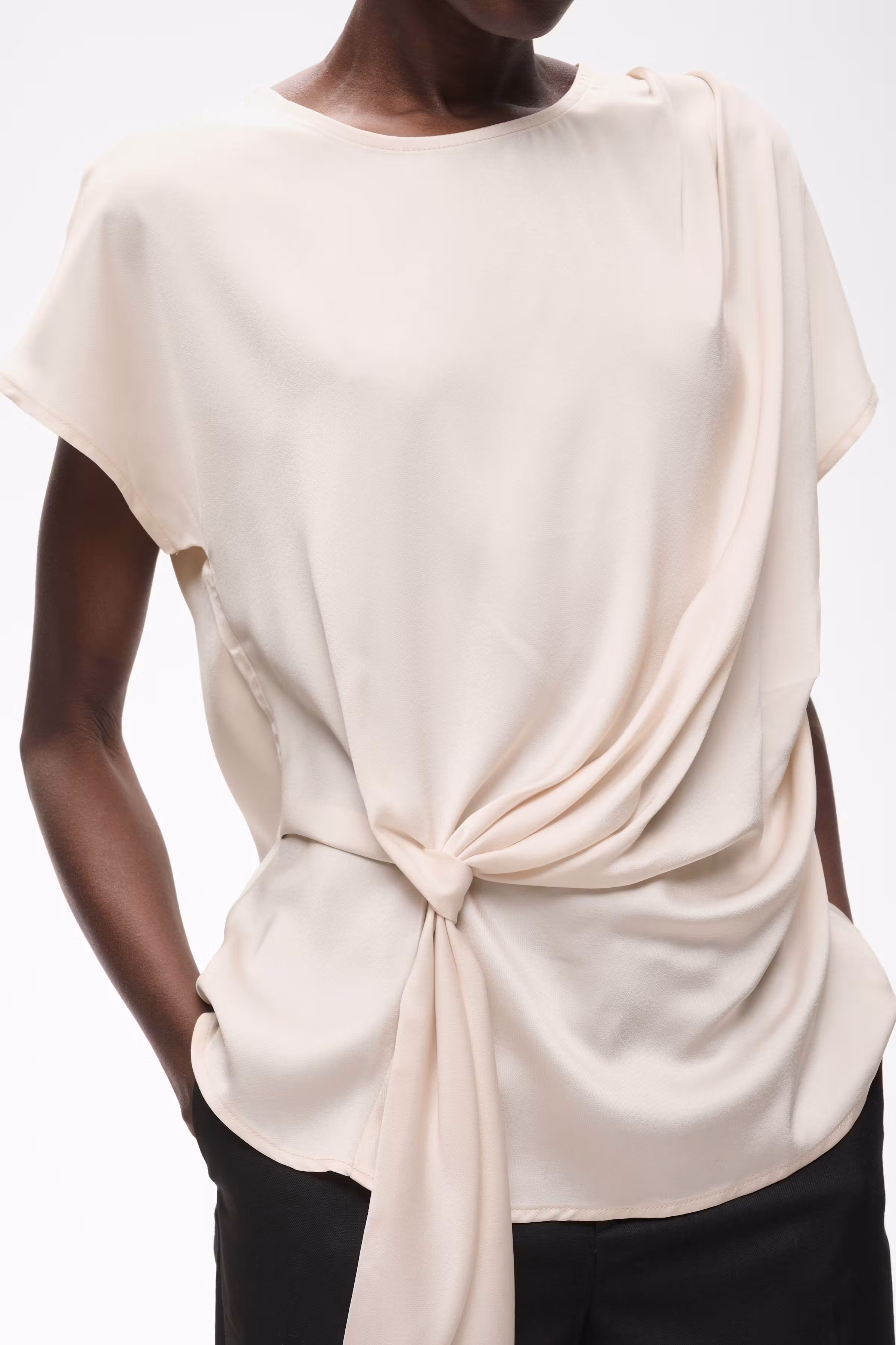SATINEIW Bluse LOOKBOOK DETAIL 30113427-130403