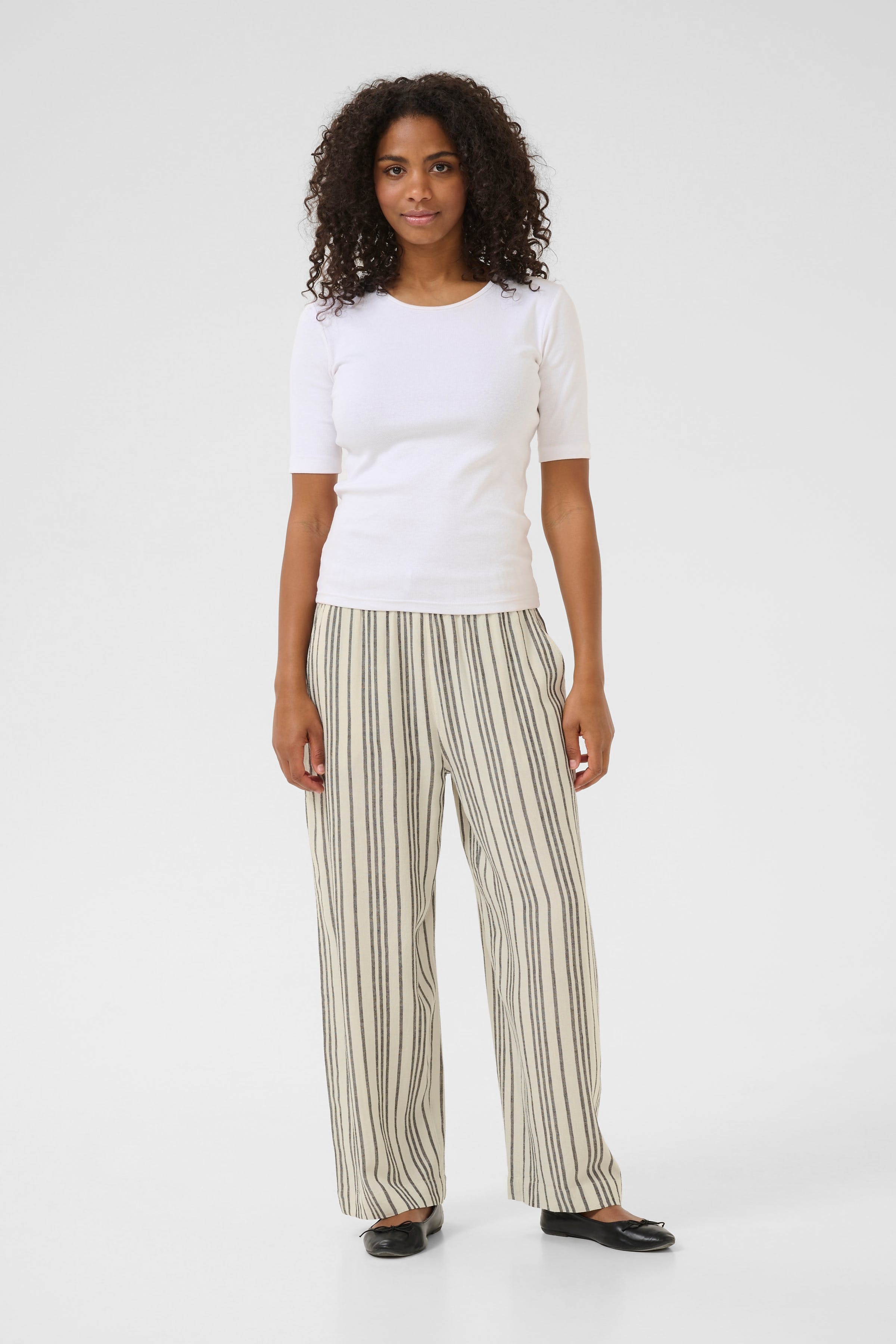 KAmilia Linen Trousers LOOKBOOK FRONT 10509666-107124