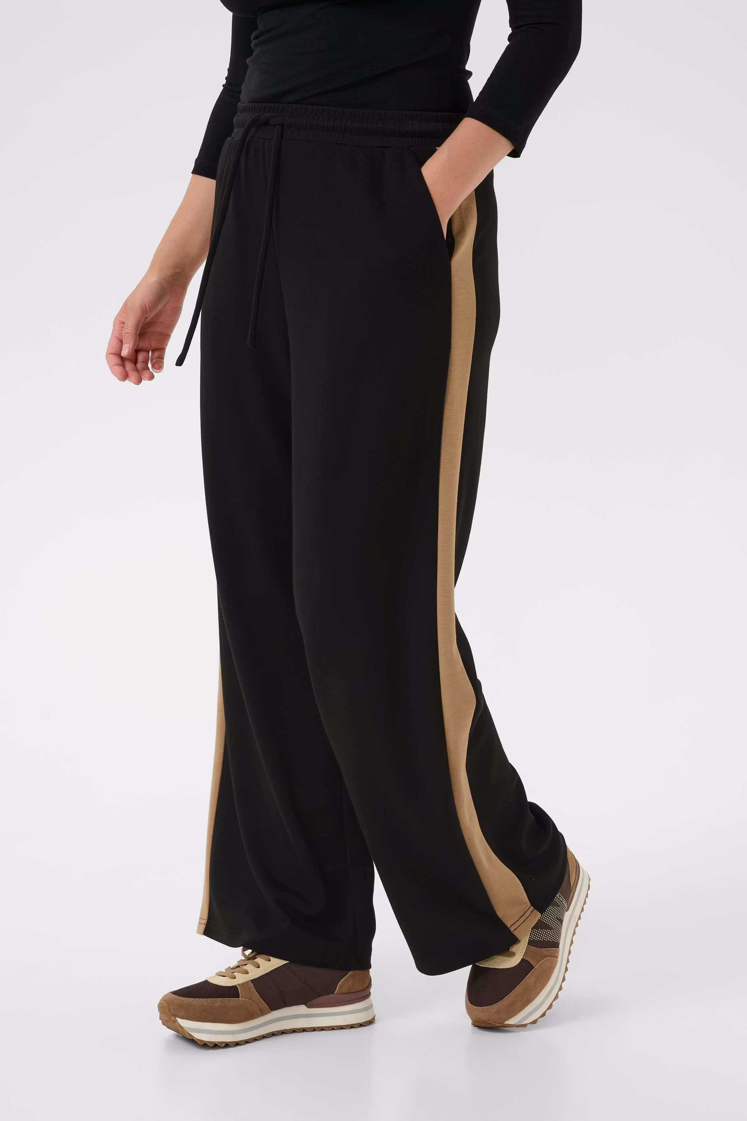 BPtrudy Trousers LOOKBOOK FRONT 40200050-108656