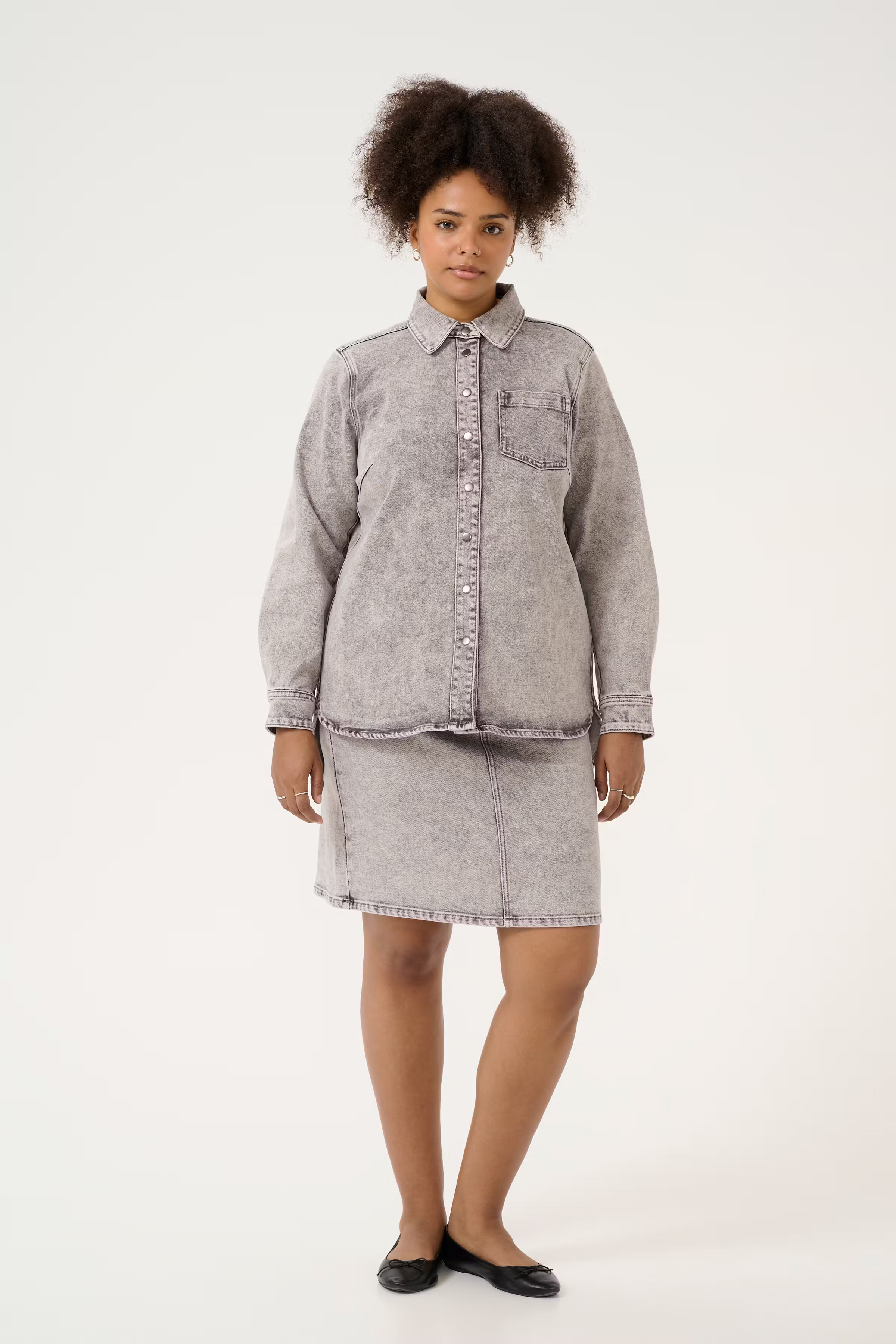 KCamelina Denim Shirt LOOKBOOK FRONT 10583018-107107