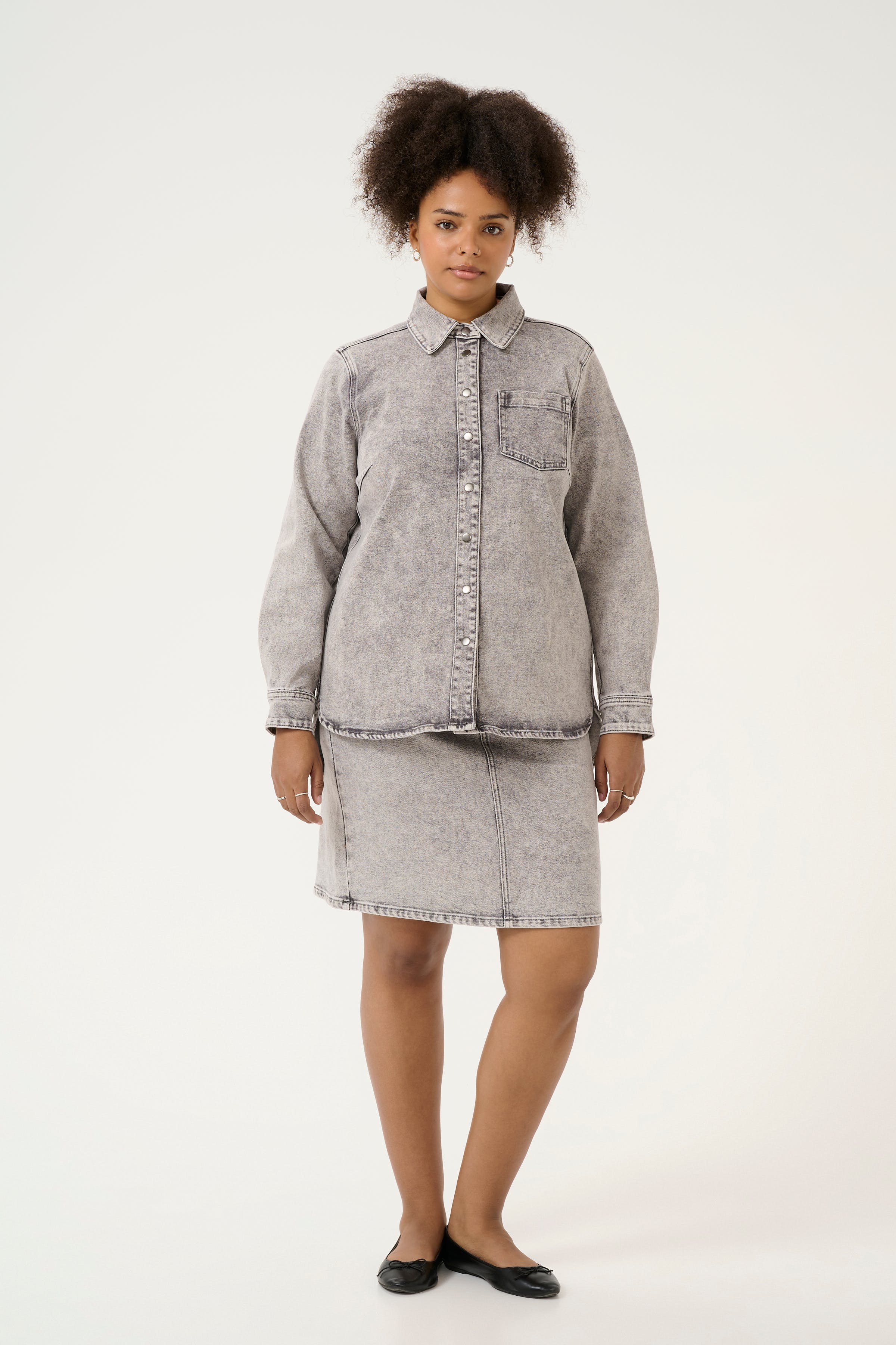 KCamelina Denim Shirt LOOKBOOK FRONT 10583018-107107