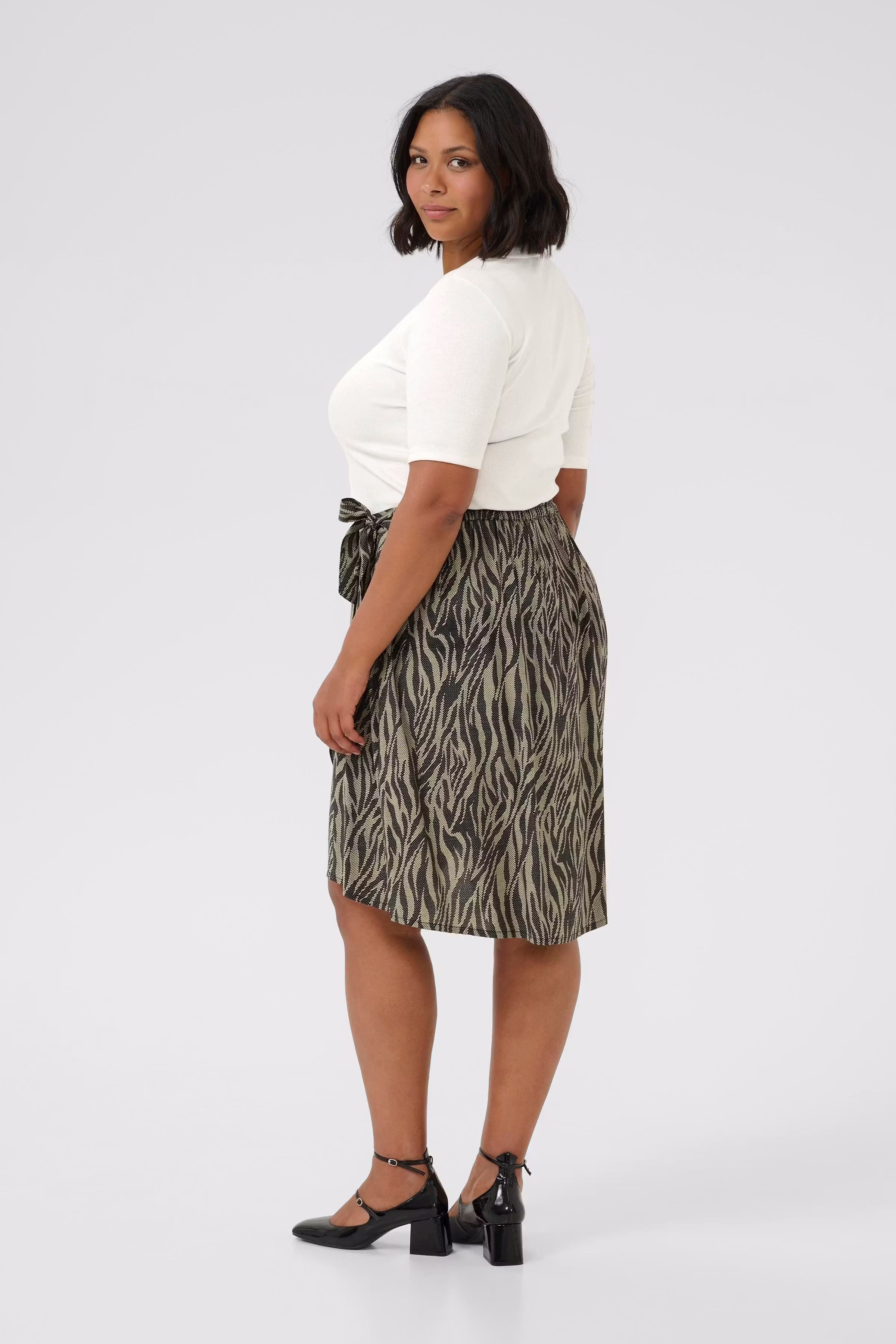 KCmaren Rock LOOKBOOK BACK 10583405-107719