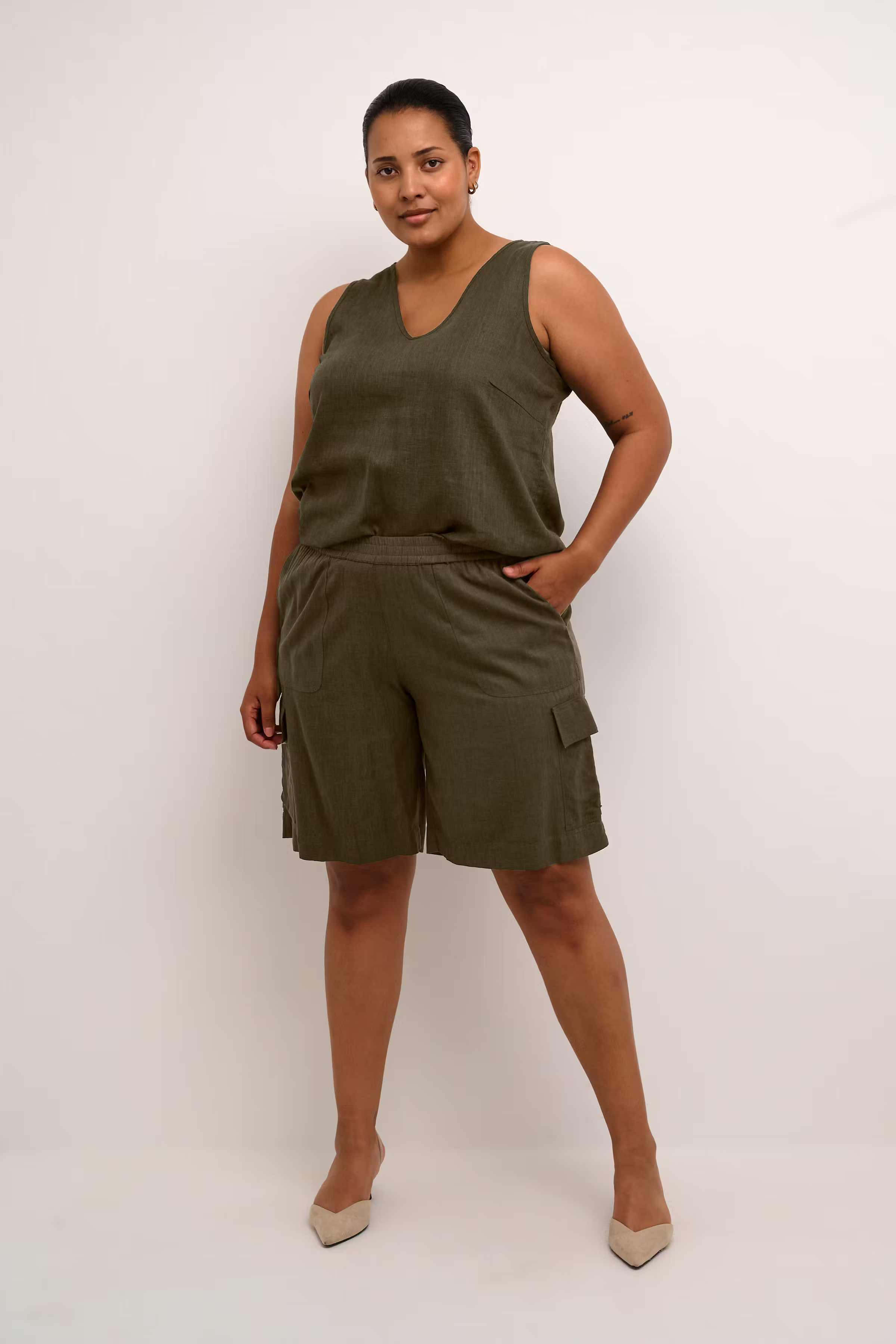 KCmille Linen Shorts LOOKBOOK FRONT 10582217-190414