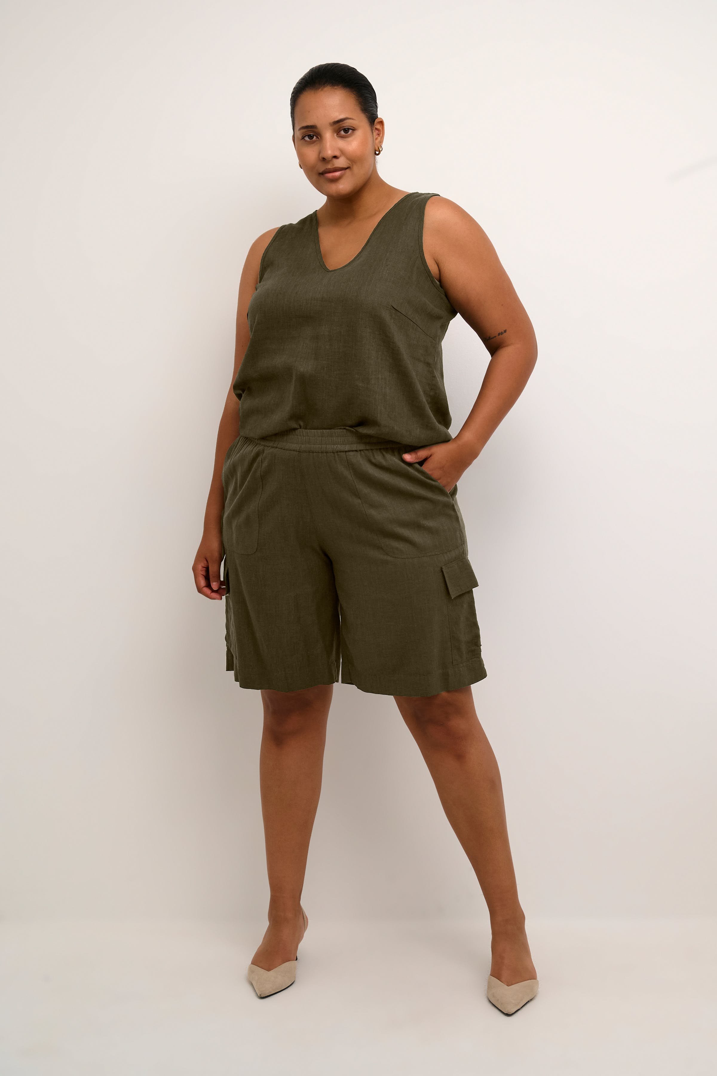 KCmille Linen Shorts LOOKBOOK FRONT 10582217-190414