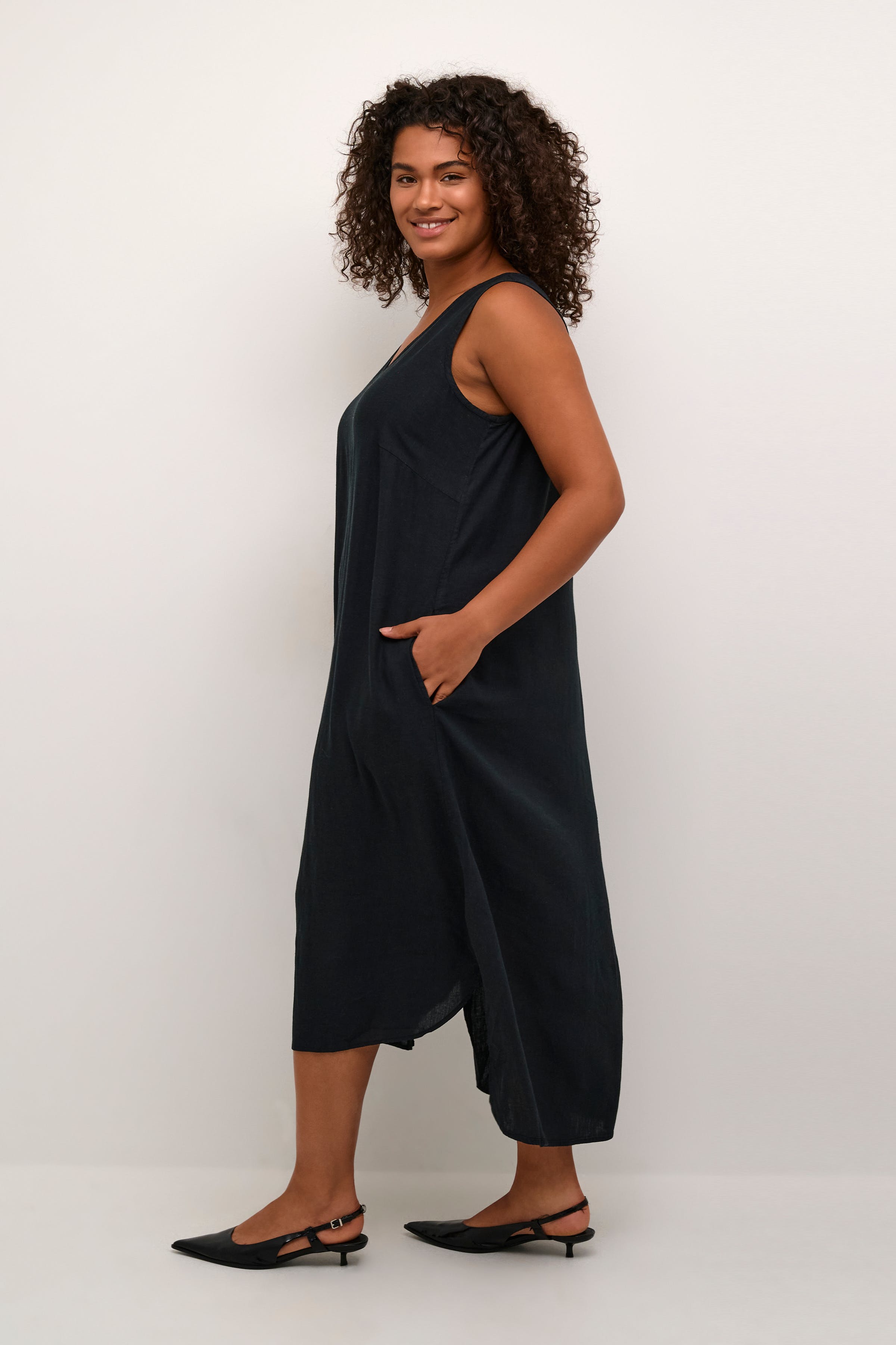 KCmille Linen Dress LOOKBOOK BACK 10582214-100121