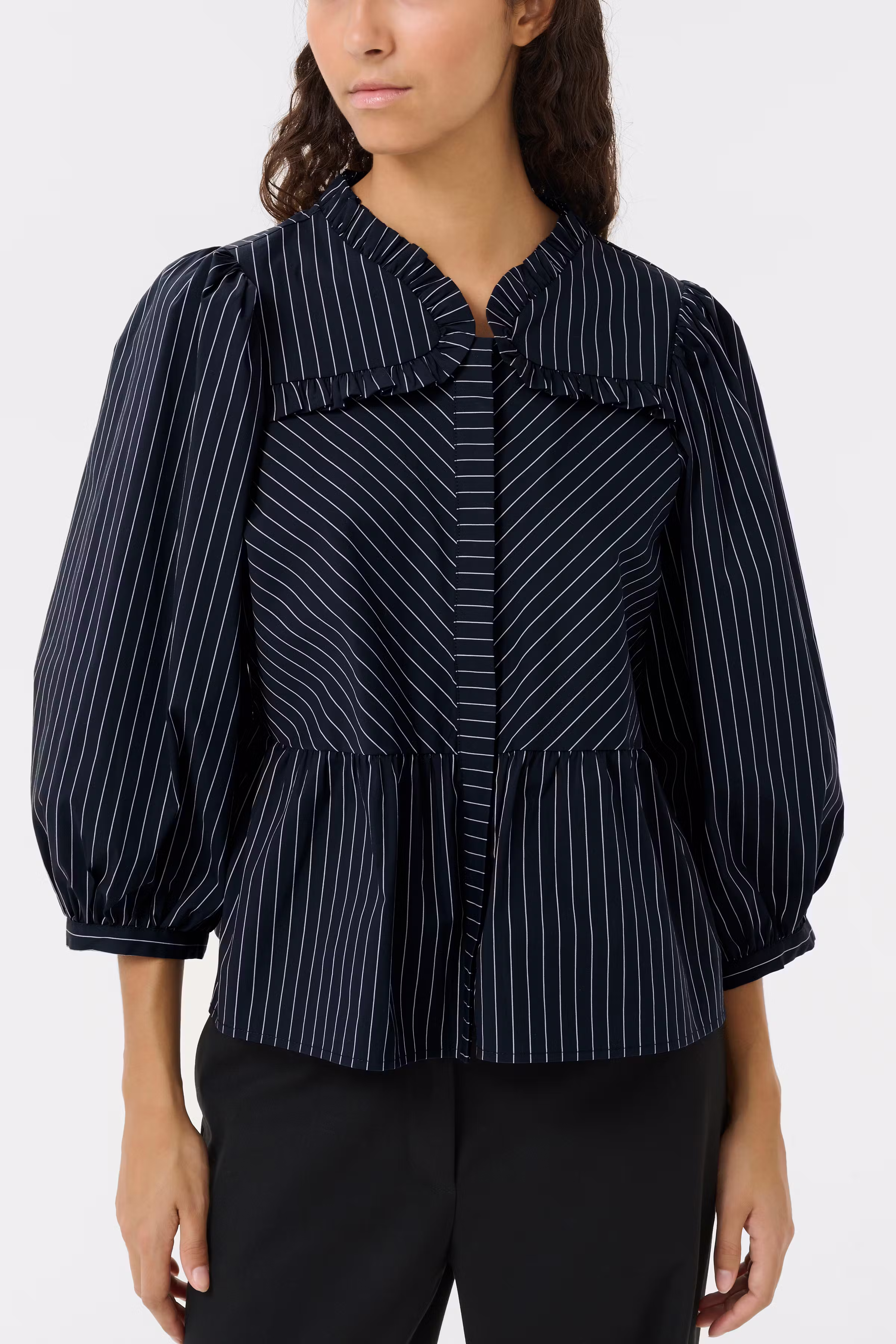 KBAmy Blouse LOOKBOOK FRONT 10105538-107961