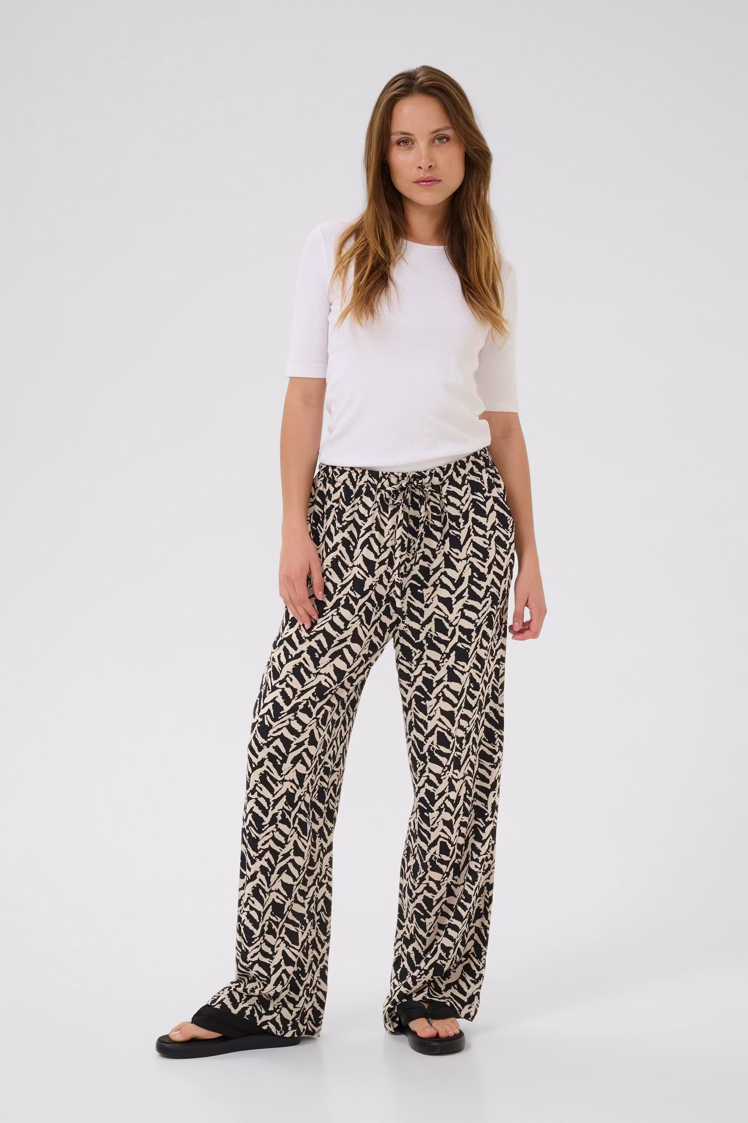 KAdina Bukser LOOKBOOK FRONT 10511290-109001