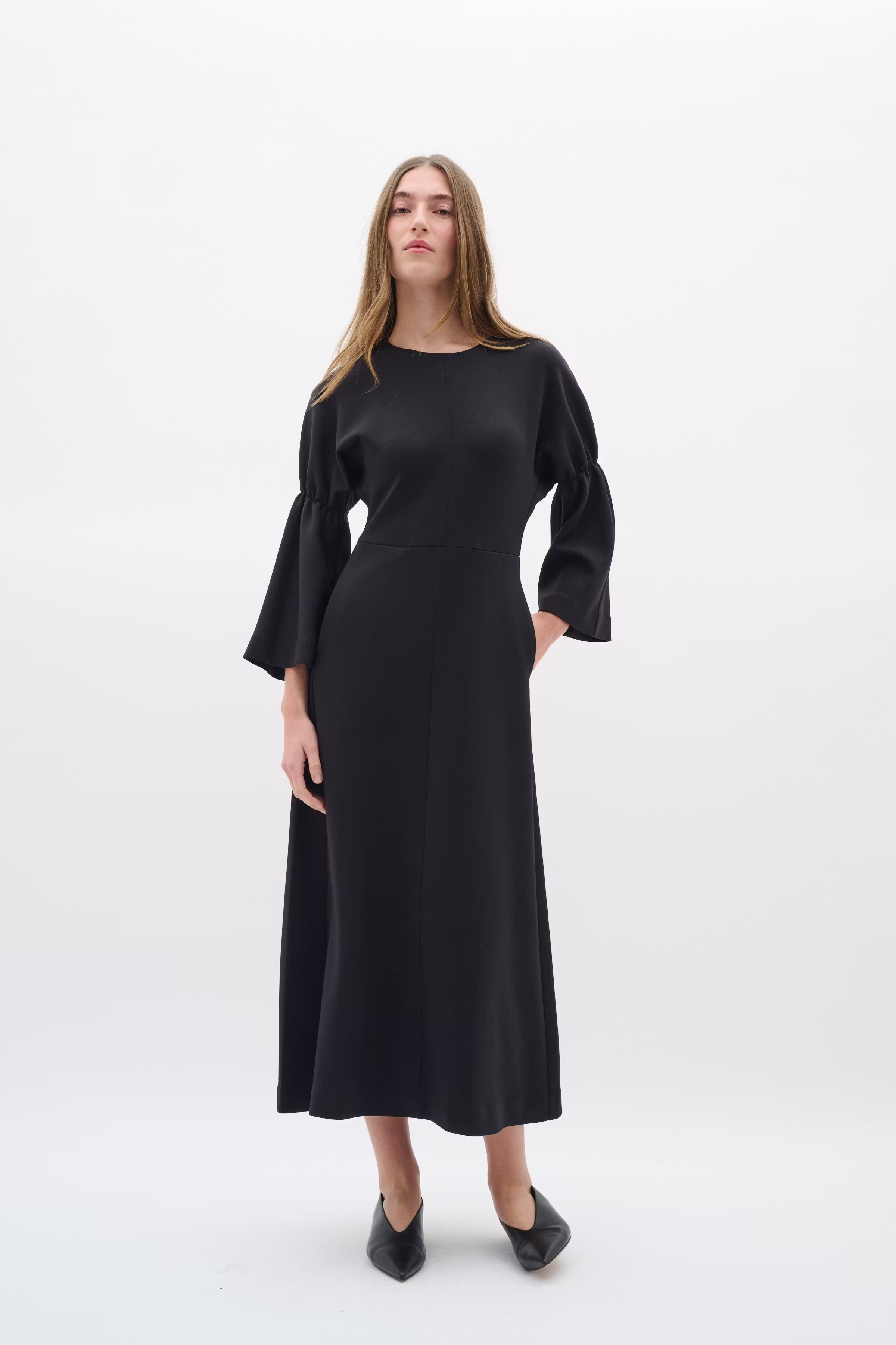 GidaIW Vincent Dress LOOKBOOK FRONT 30110945-194008