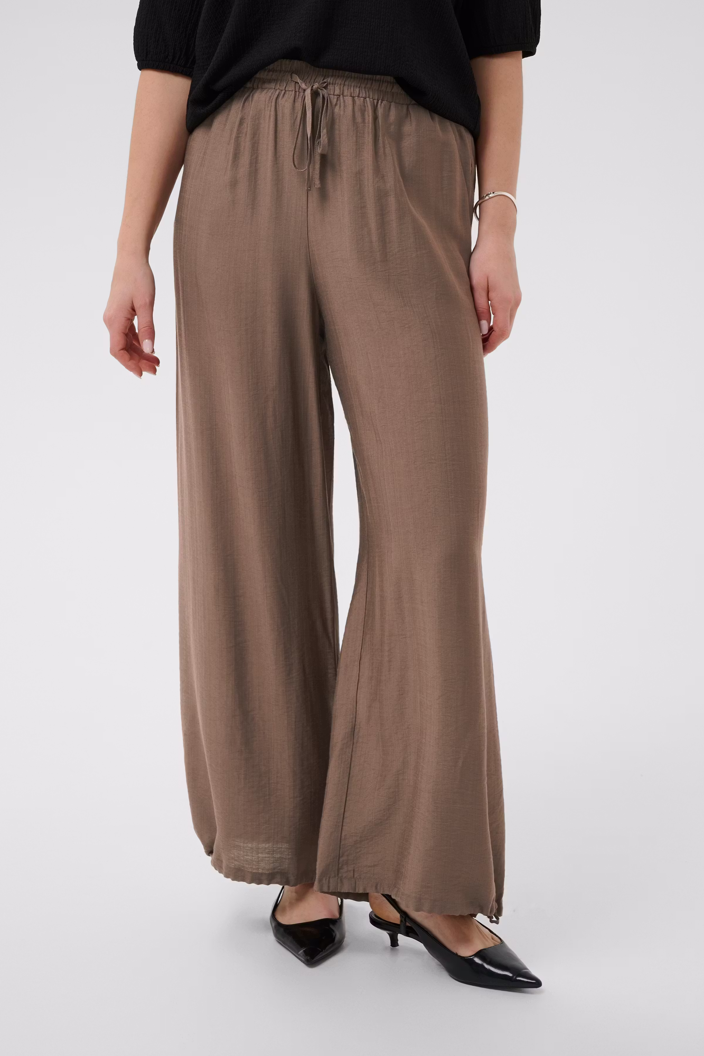 BPshila Trousers LOOKBOOK FRONT 40200134-109297