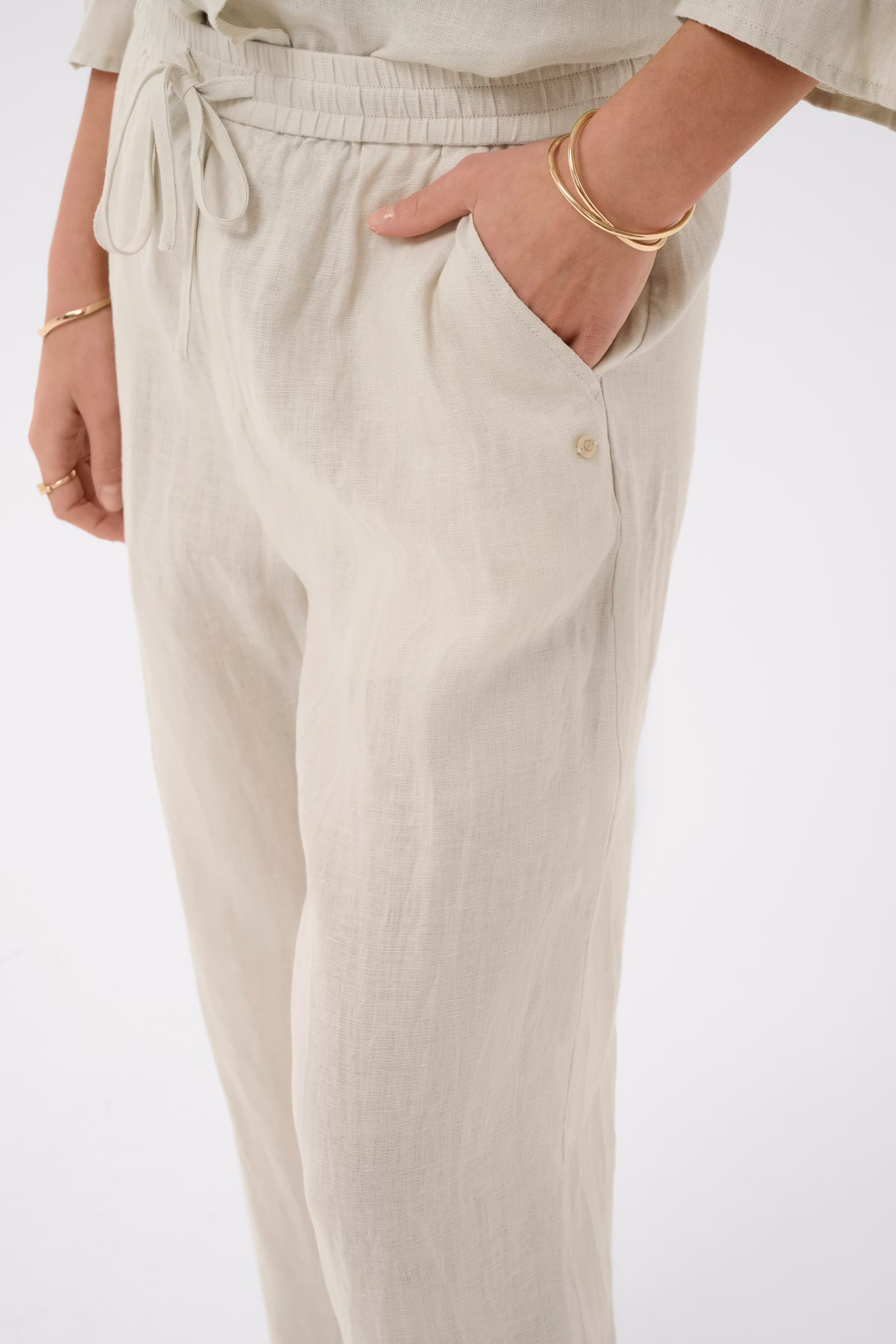 CRBellis Hose LOOKBOOK DETAIL 10615410-104537