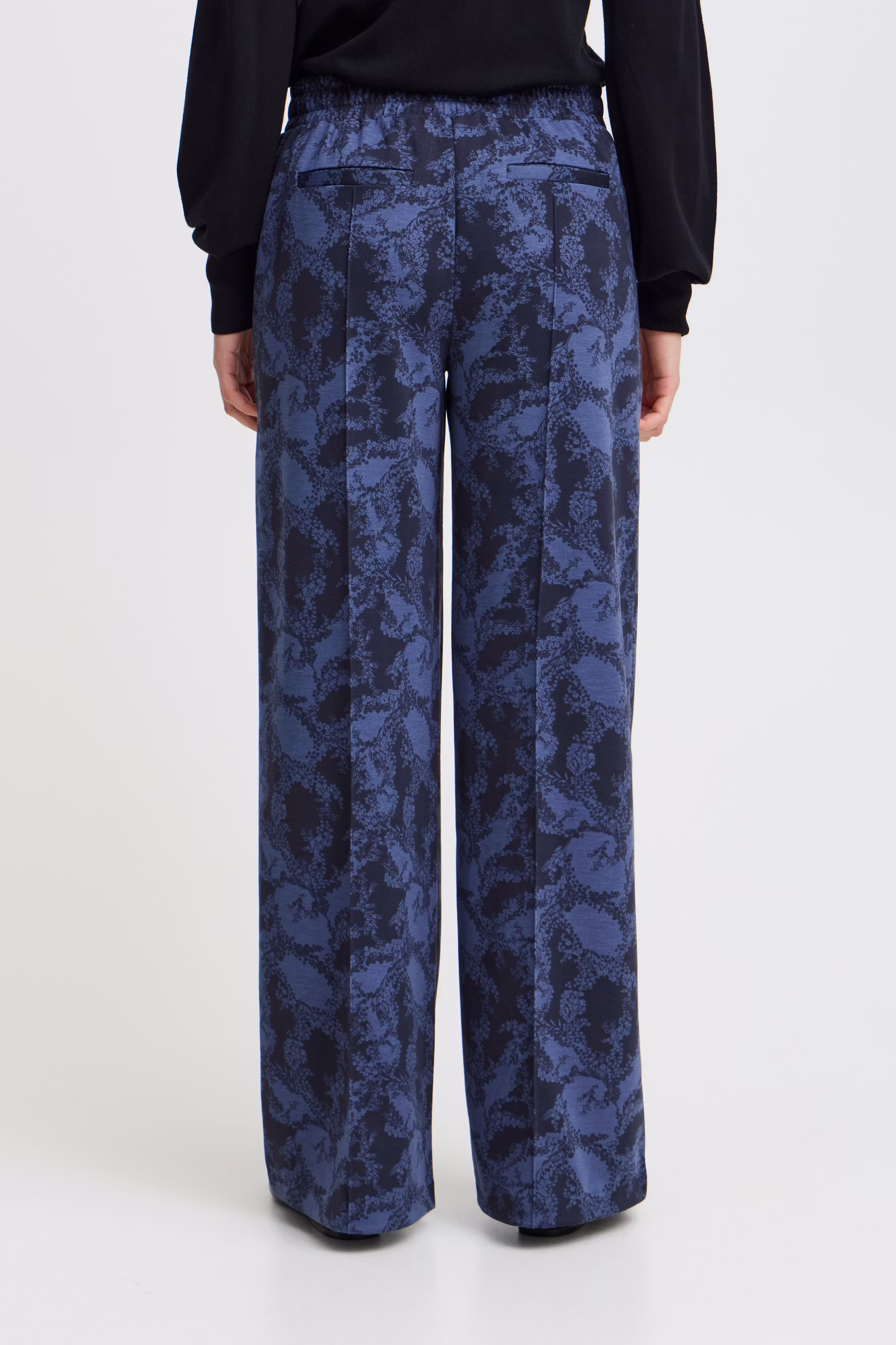 IHKATE Hose LOOKBOOK BACK 20121773-203713