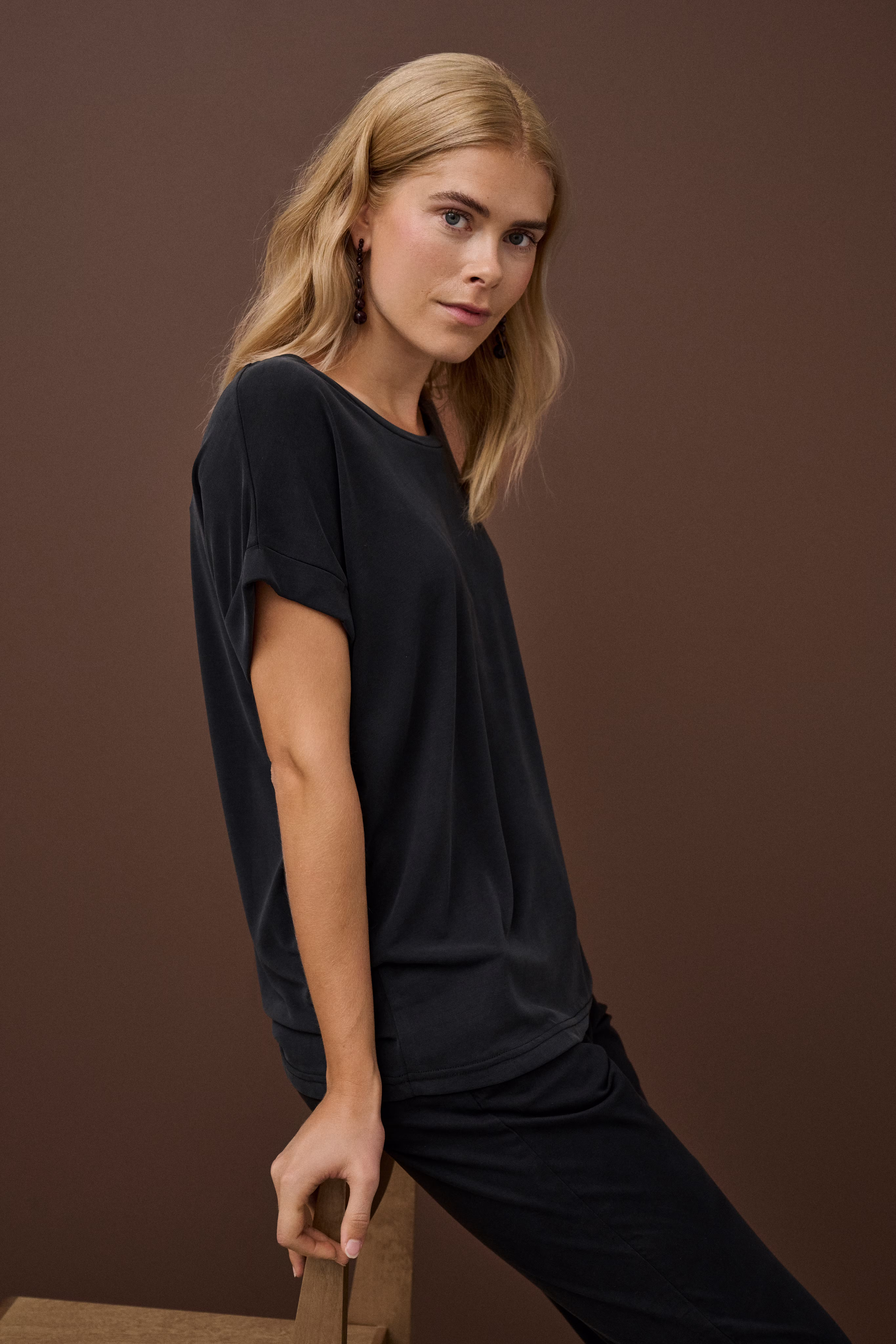 Kajsa T-shirt LOCATION NONE 50103468-5100199