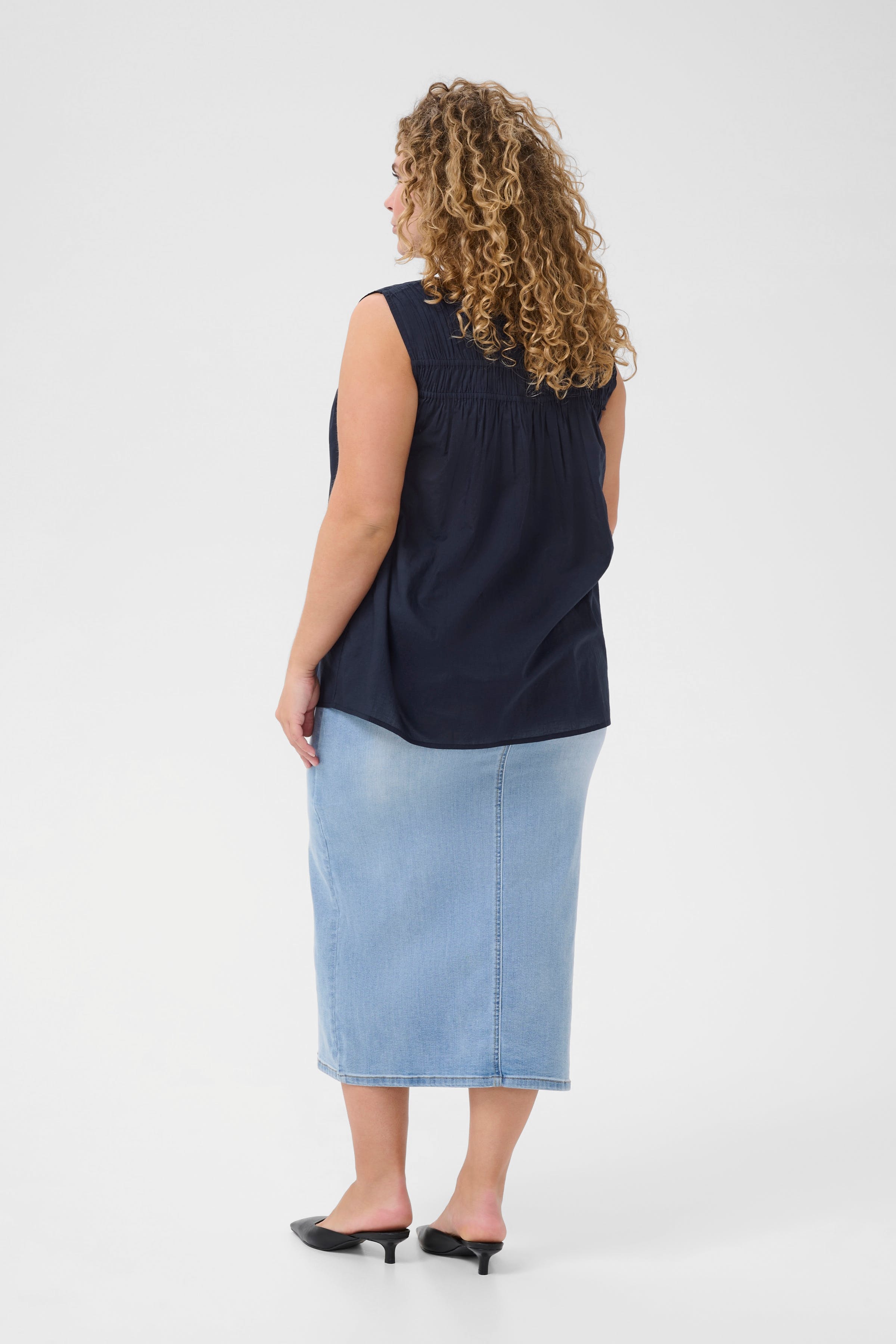 KCthia Blouse LOOKBOOK BACK 10583213-194020