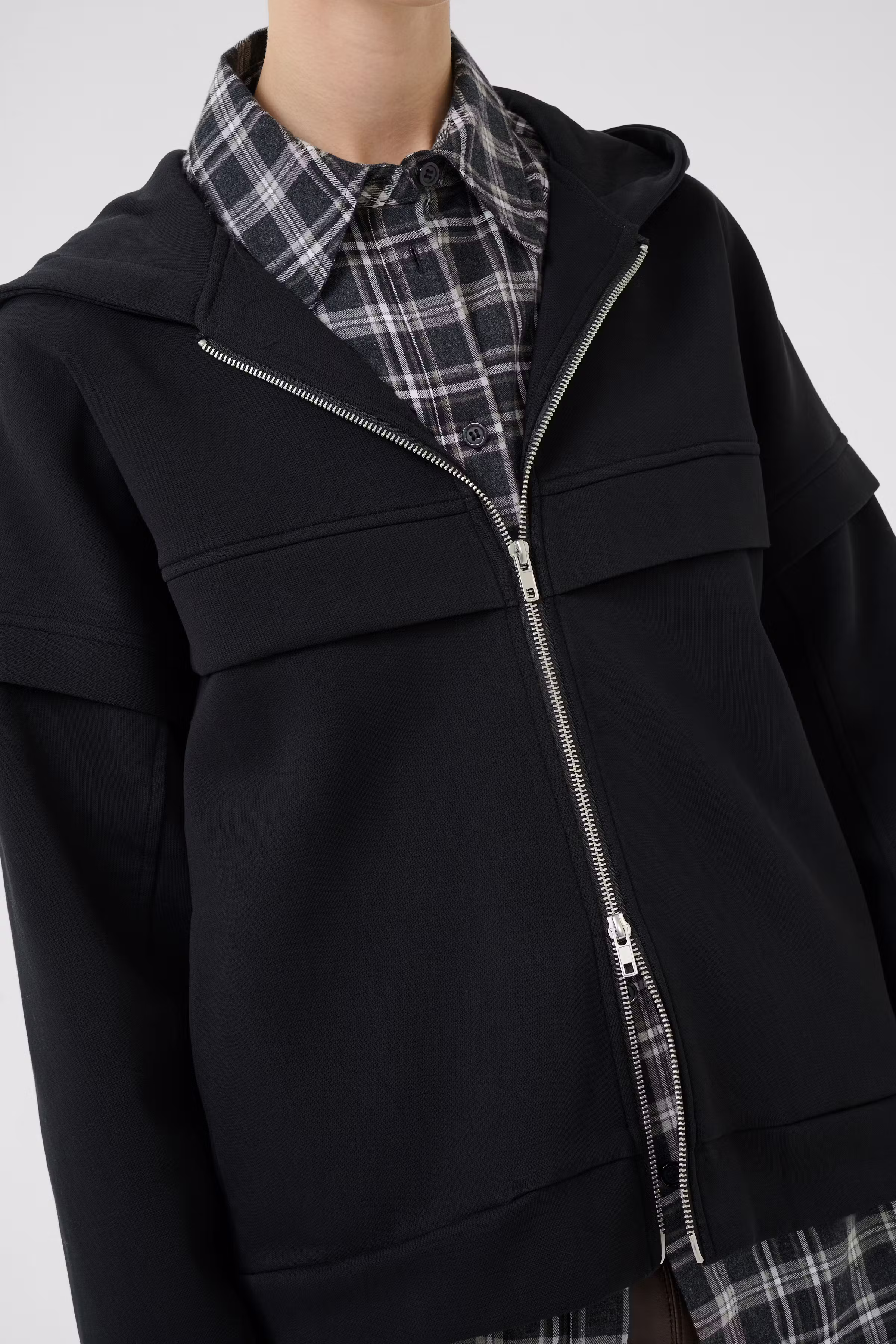 KBBanks Sweatshirt LOOKBOOK DETAIL 10105590-194008