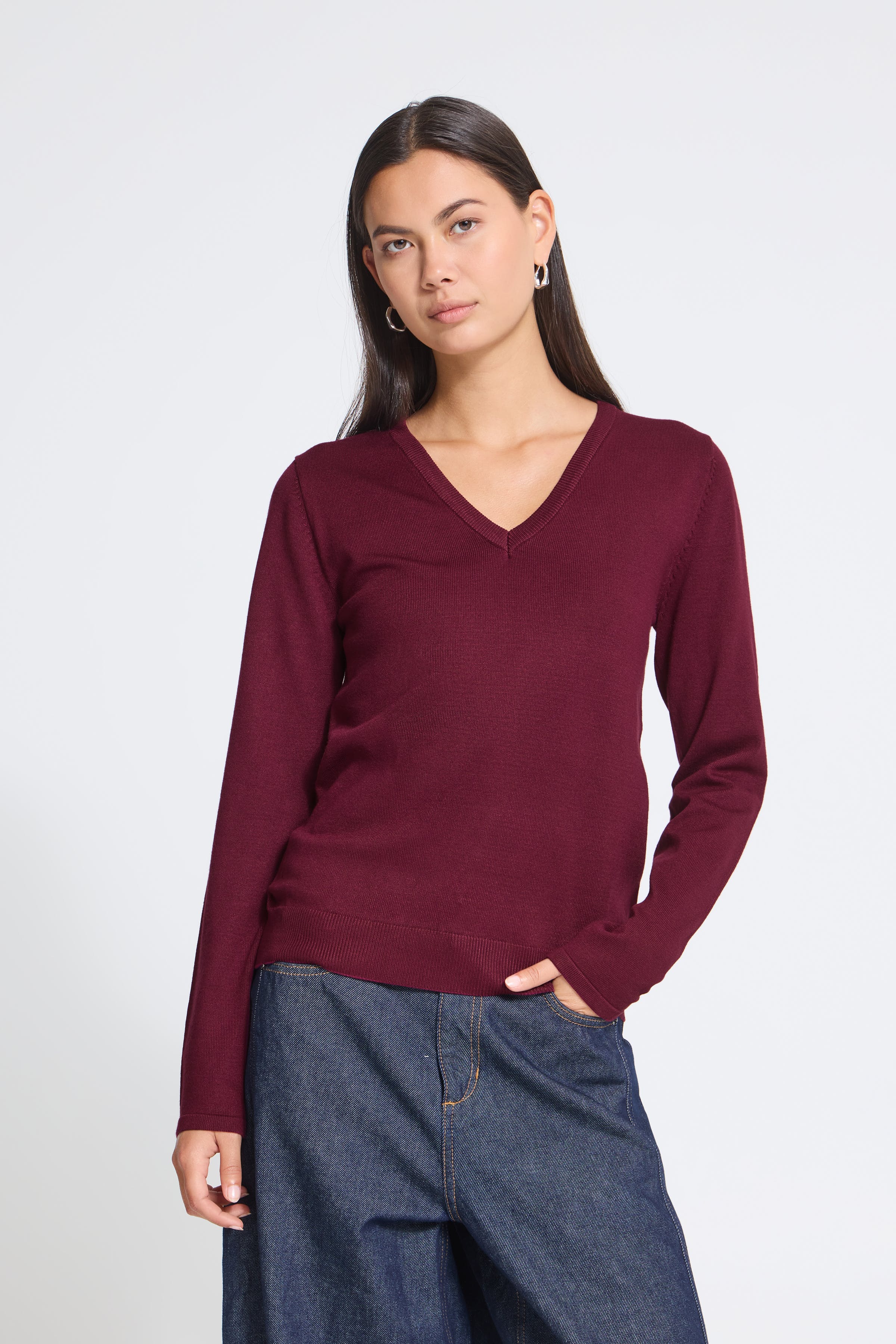 IHLULS V-Neck Pullover LOOKBOOK FRONT 20125815-192024
