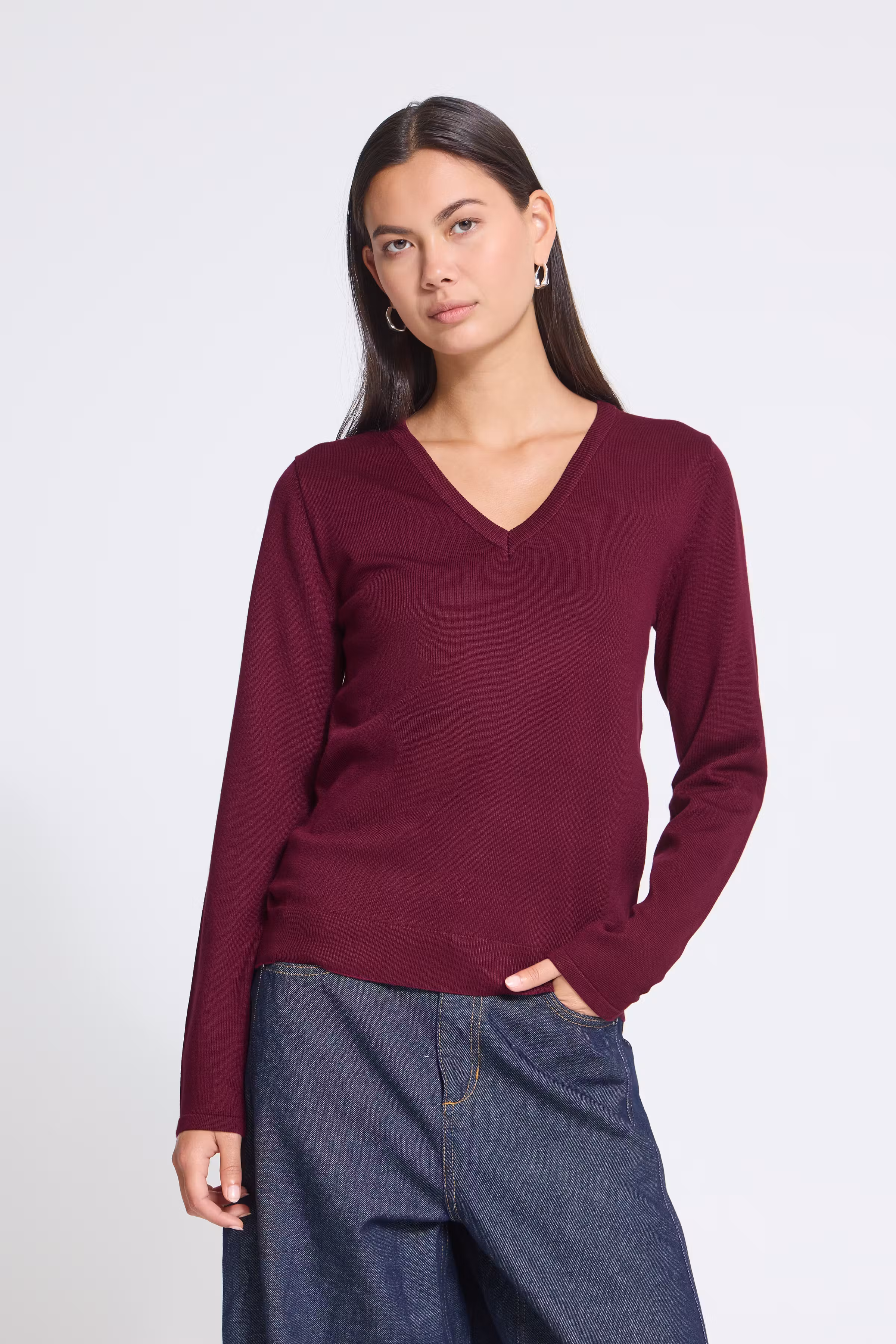 IHLULS V-Neck Pullover LOOKBOOK FRONT 20125815-192024