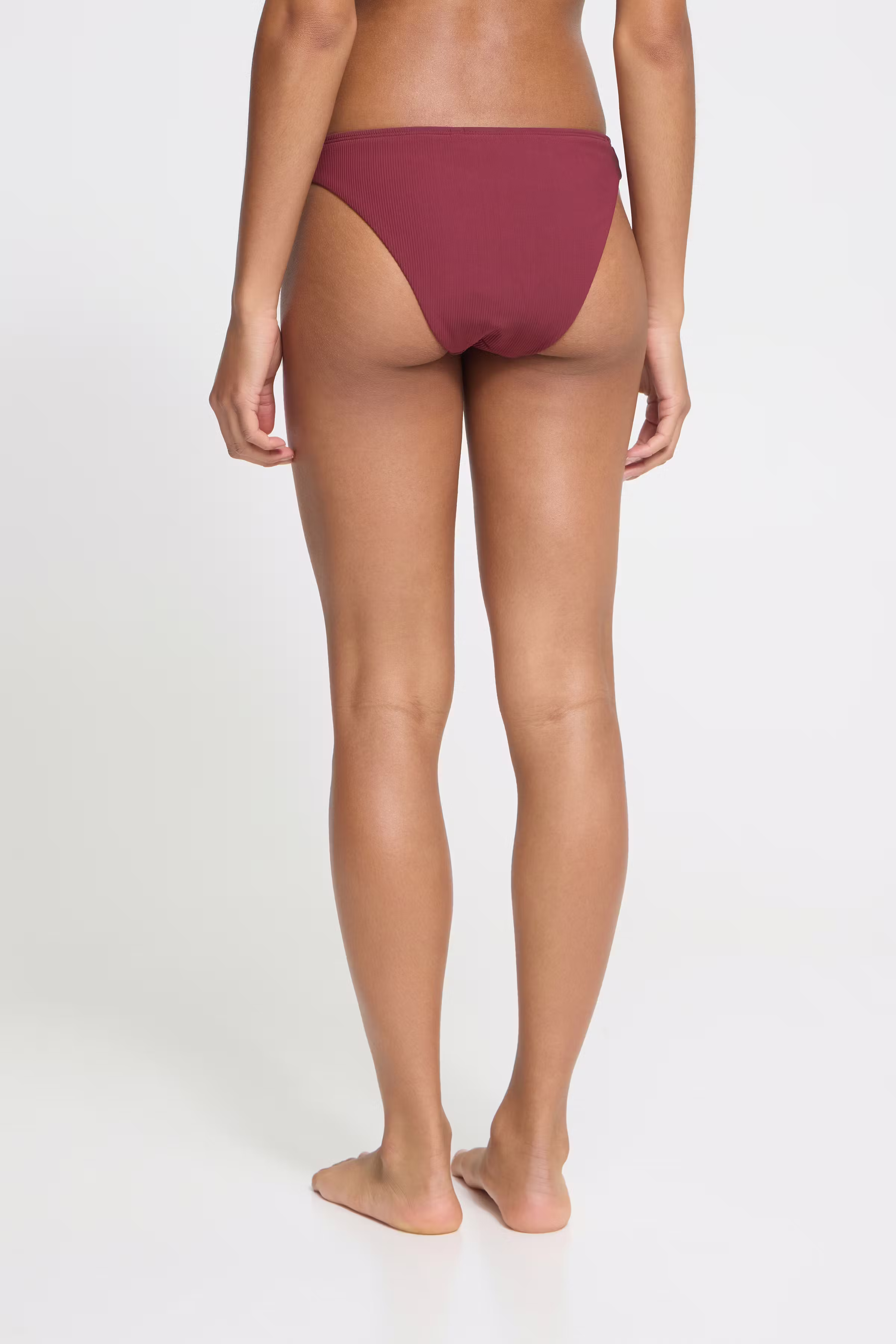 IARITA Bademode LOOKBOOK FRONT 20125954-191617