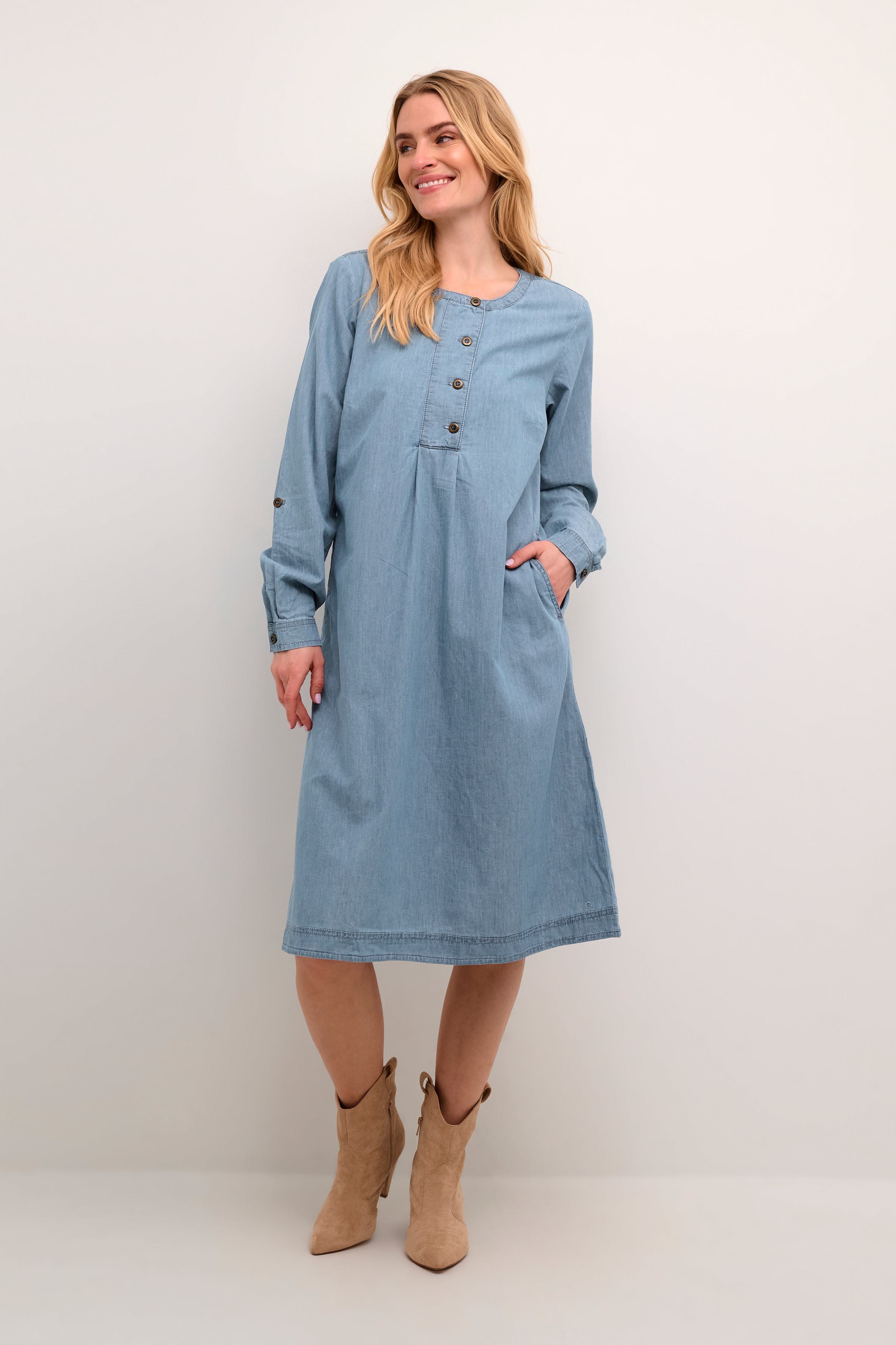CRMarion Robe LOOKBOOK FRONT 10612727-106099