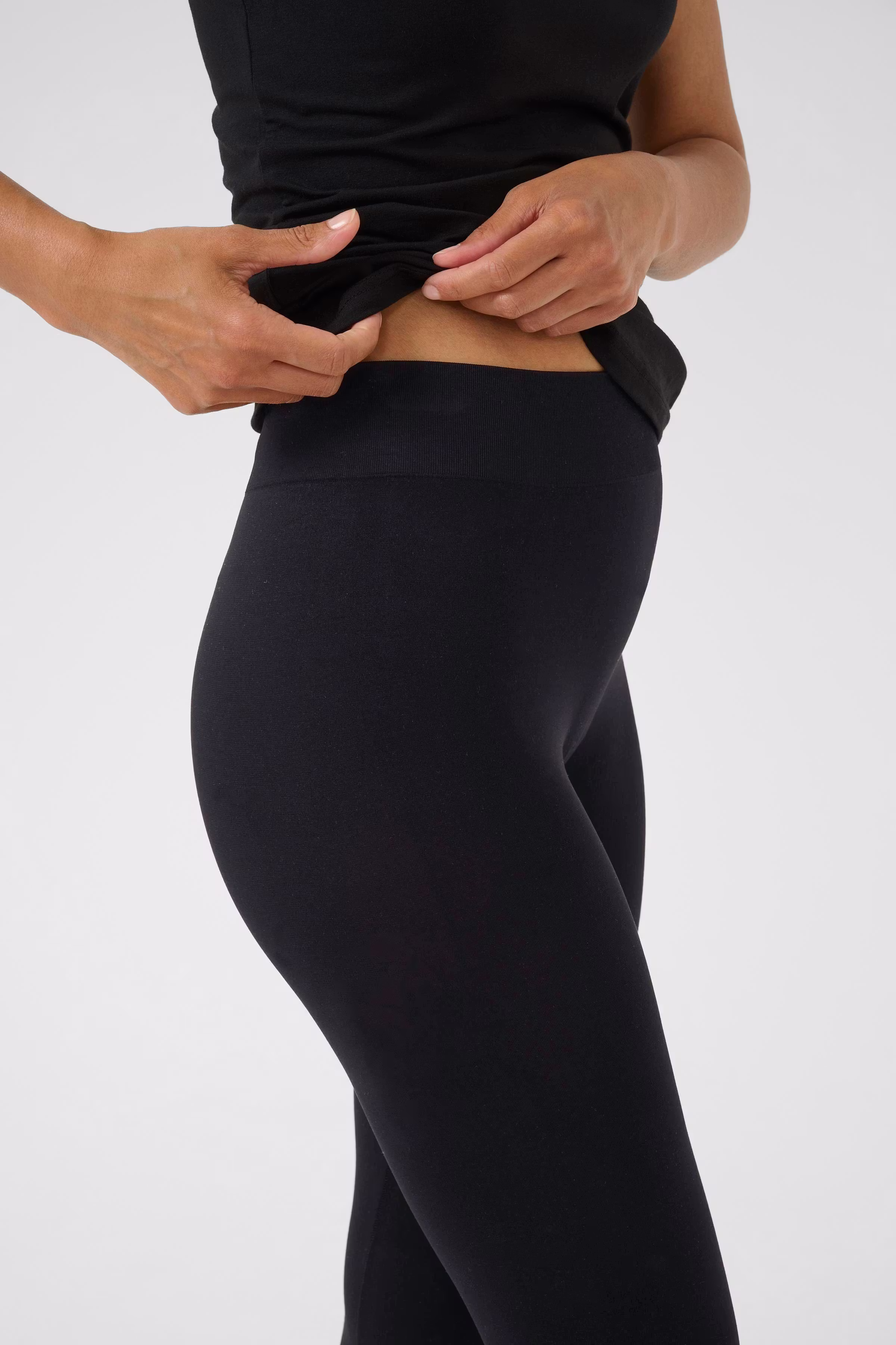 Seamless capri leggins LOOKBOOK DETAIL 40103466-400010