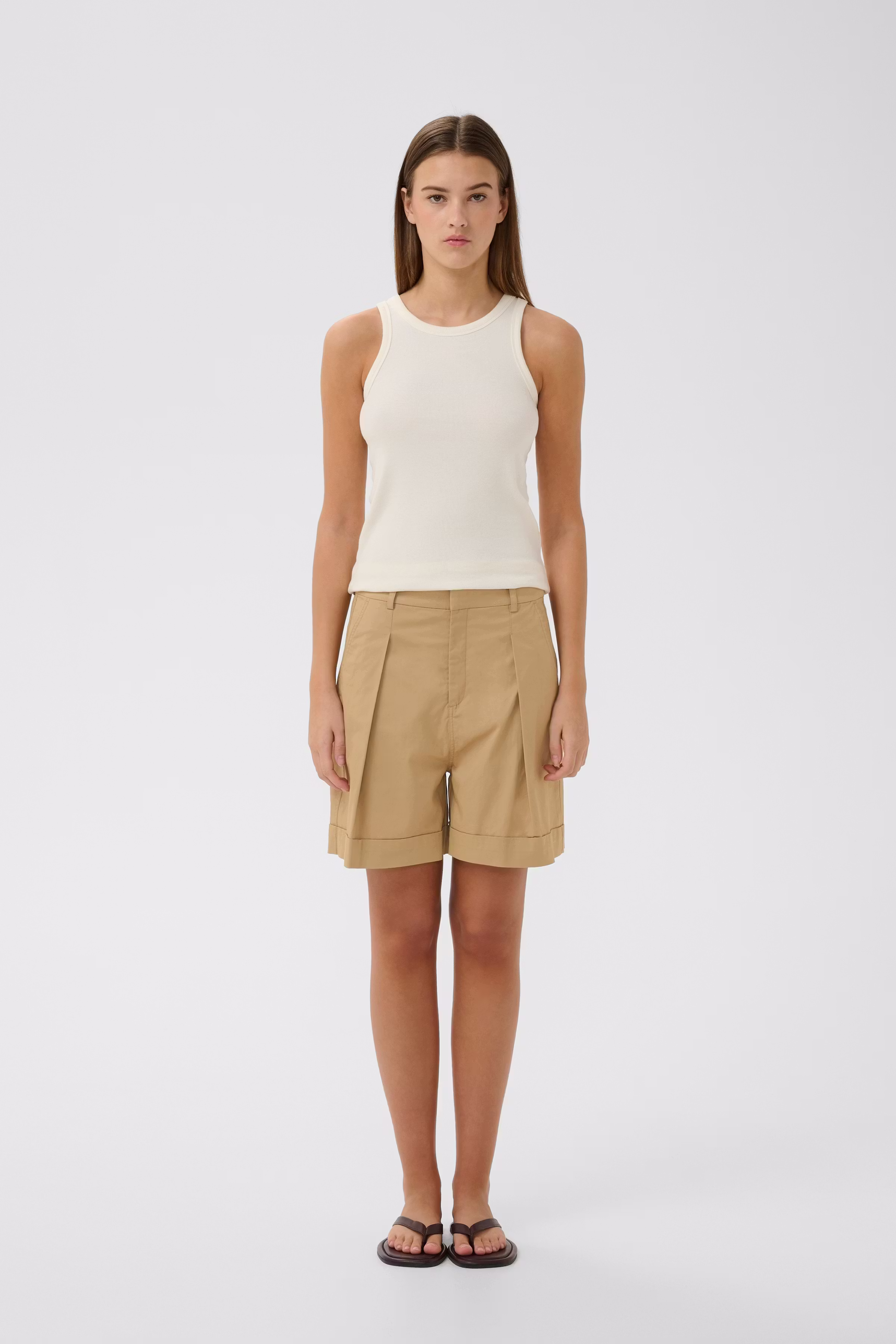 ELVIA Shorts LOOKBOOK FRONT 30112529-161315