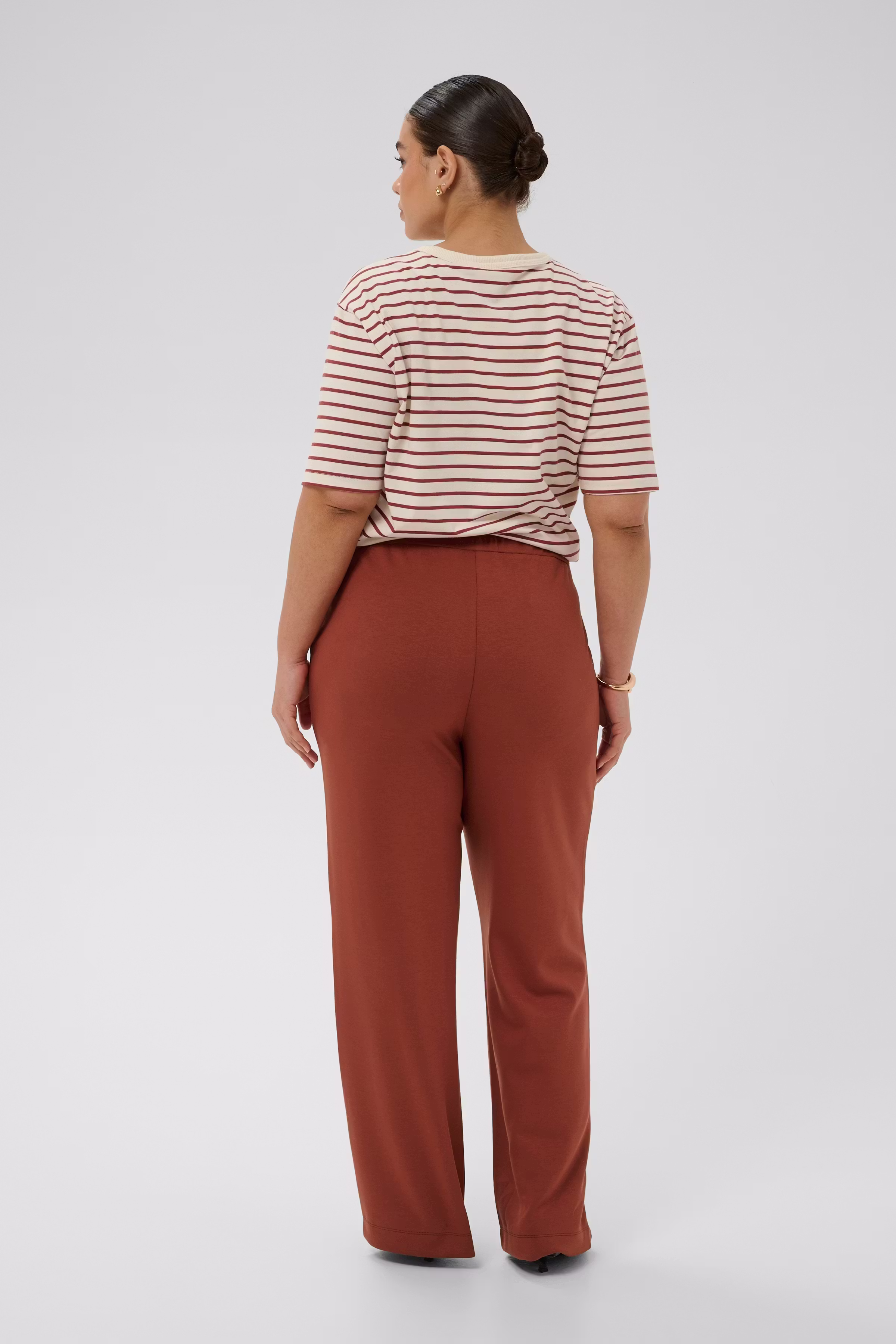 KCannia Bukser LOOKBOOK BACK 10584208-191334