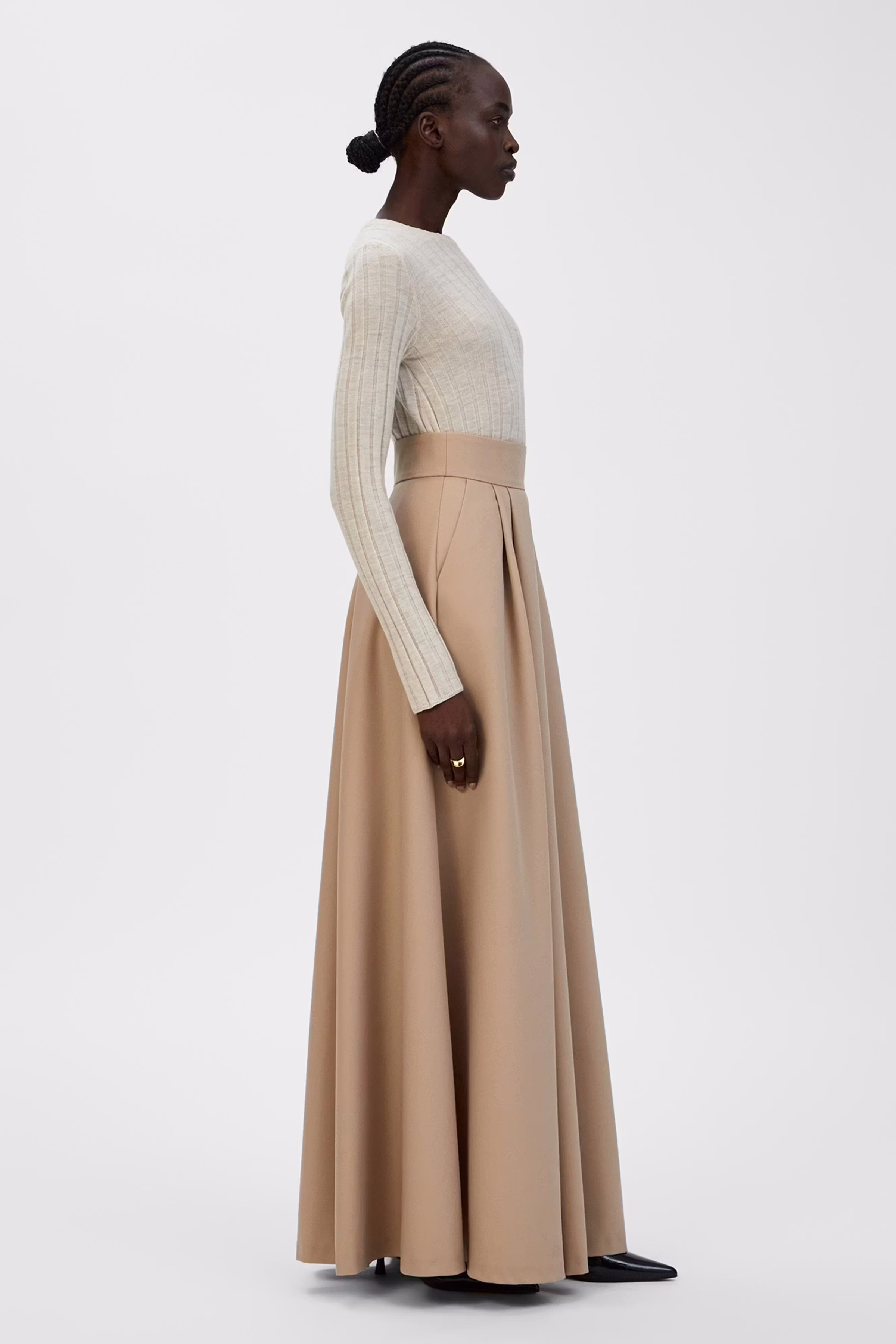 IO Skirt LOOKBOOK FRONT 30600648-BE446