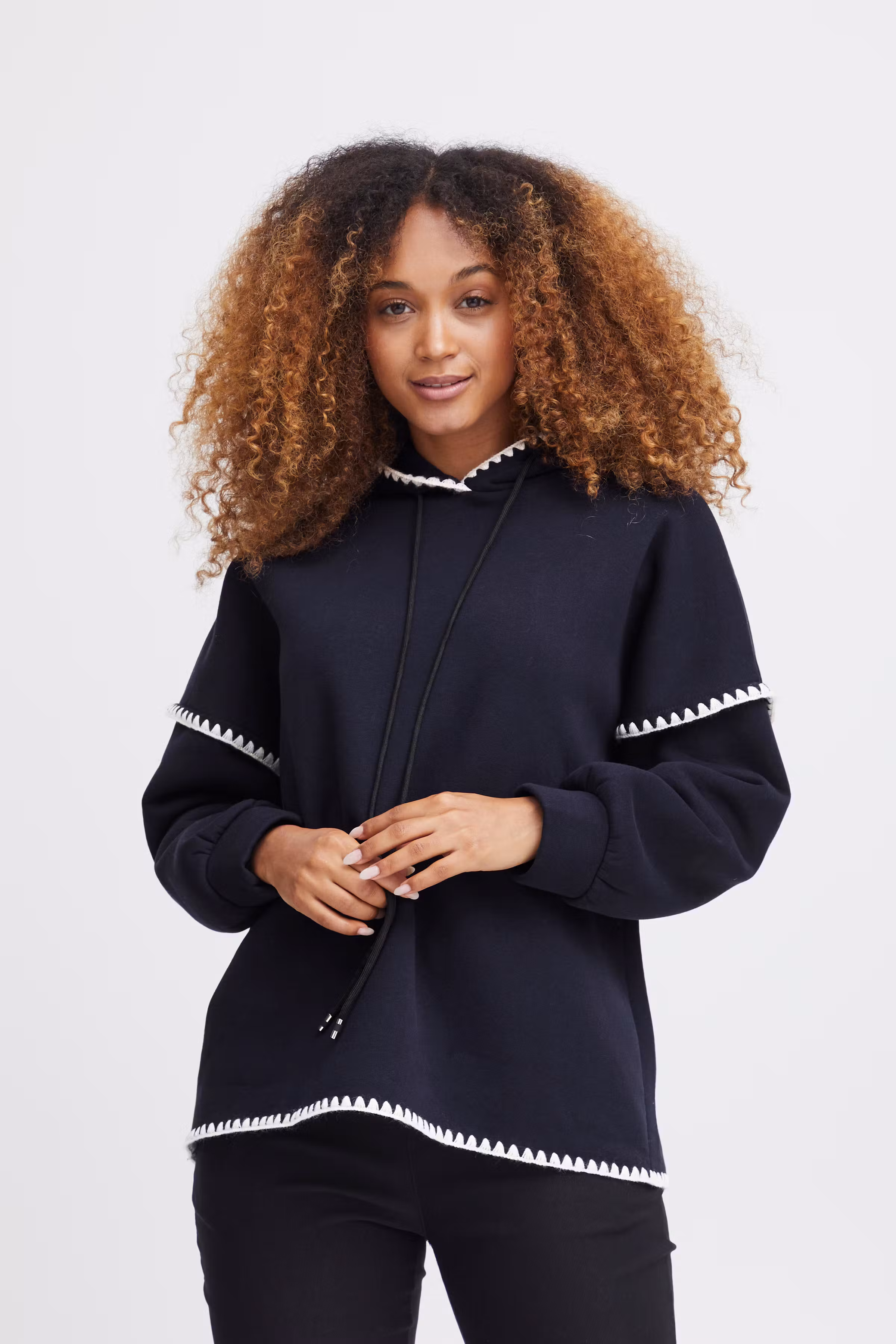 SBTONEY Bluse LOOKBOOK FRONT 22100464-193923