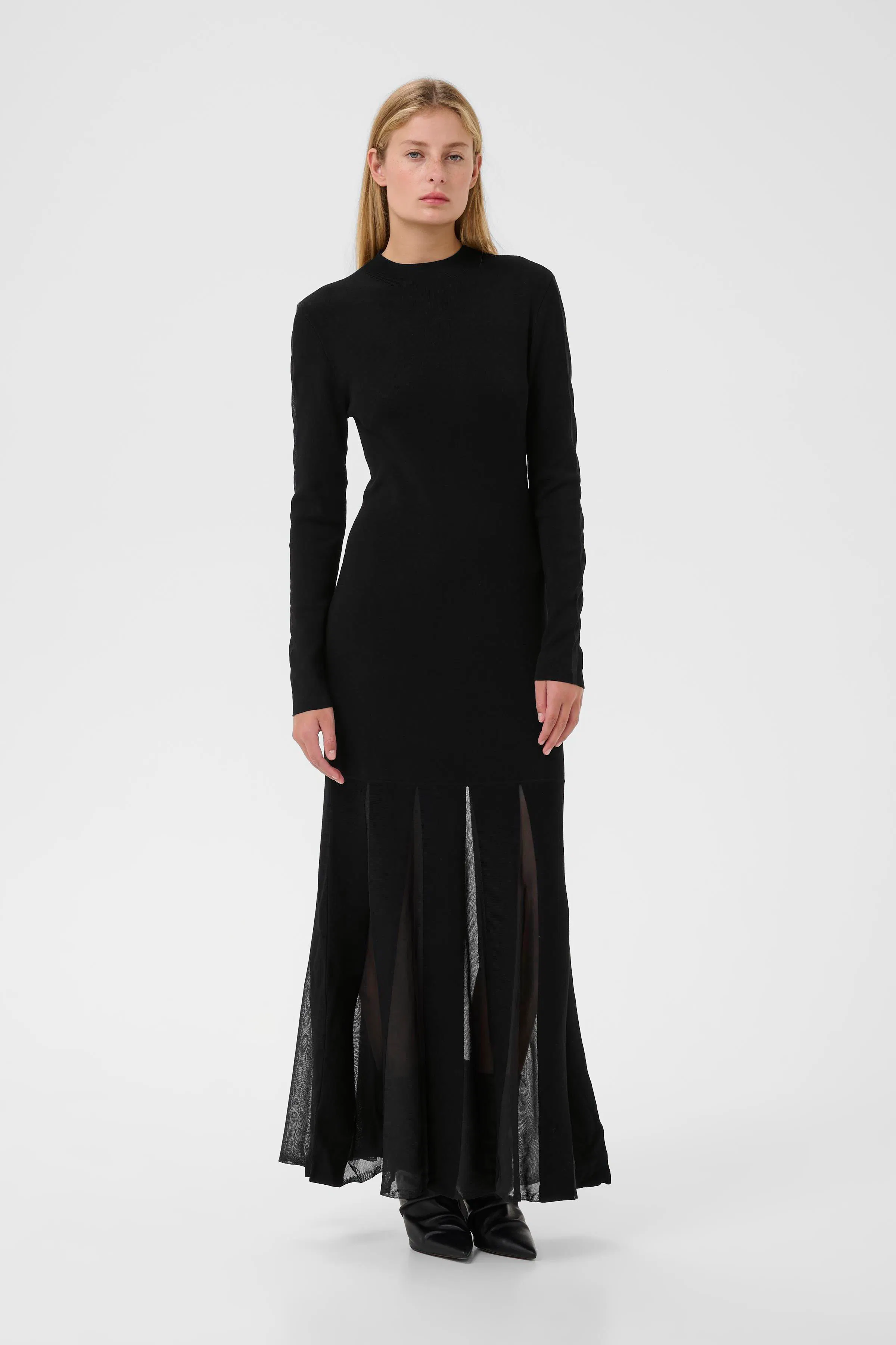 GZthiya Kjole LOOKBOOK FRONT 10910585-100017