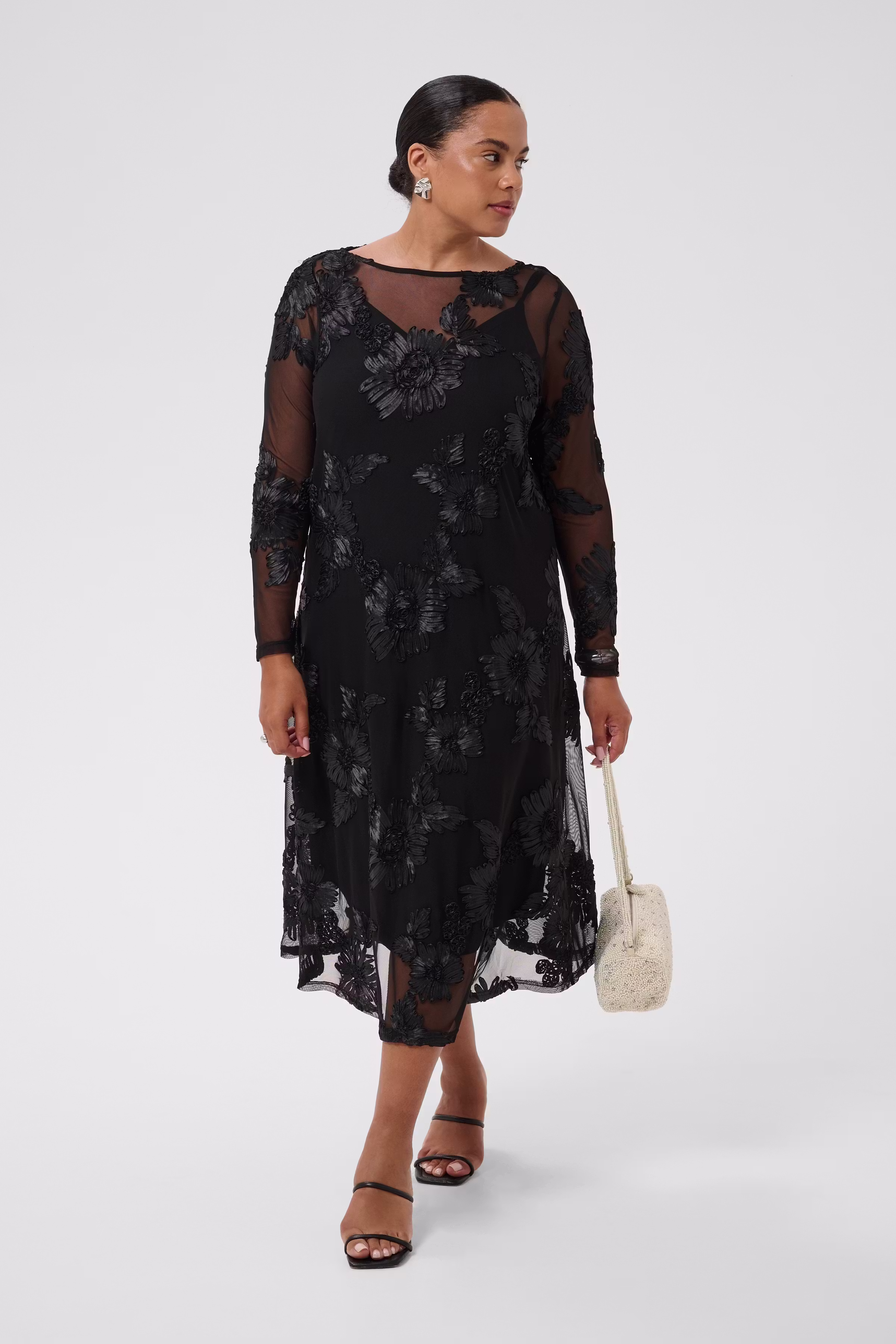 KCjuliana Kleid LOOKBOOK FRONT 10584350-100121
