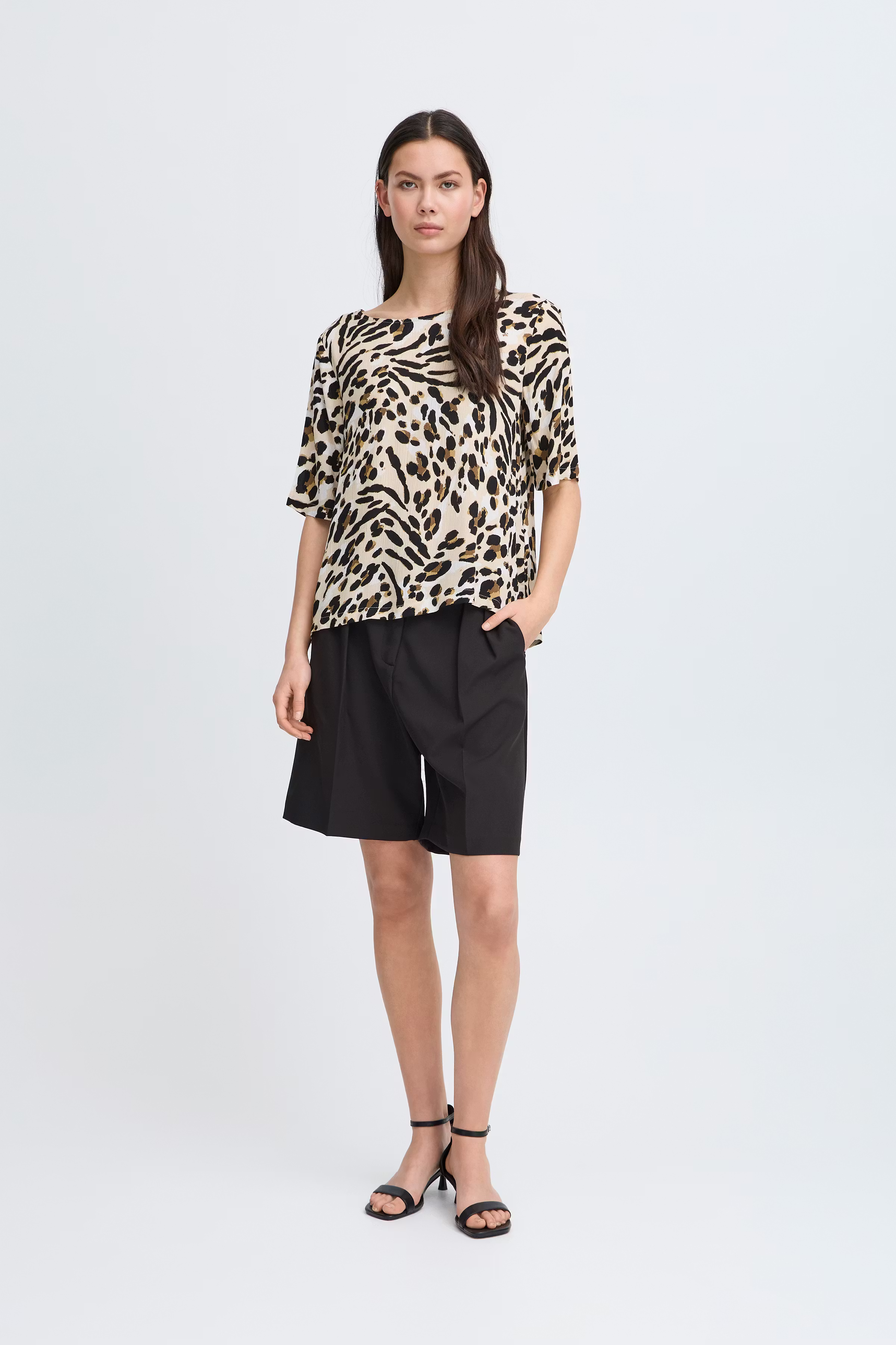 Kurzarm-Bluse LOOKBOOK FRONT 20122971-204480