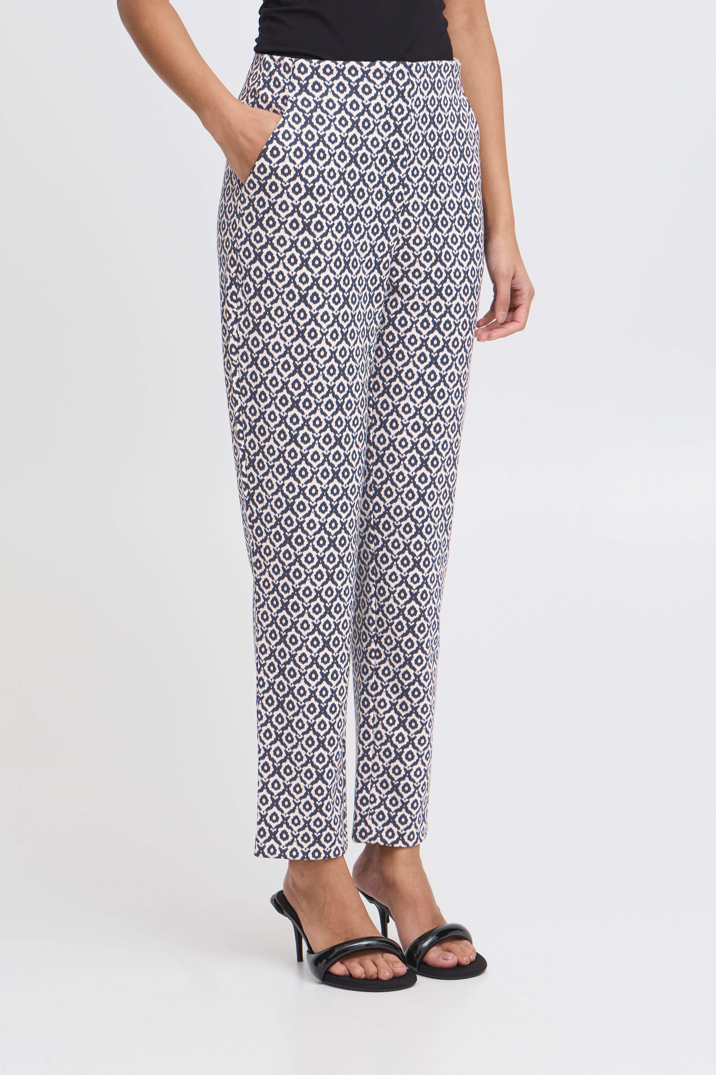 IHKATE Casual pants LOOKBOOK FRONT 20123020-204483