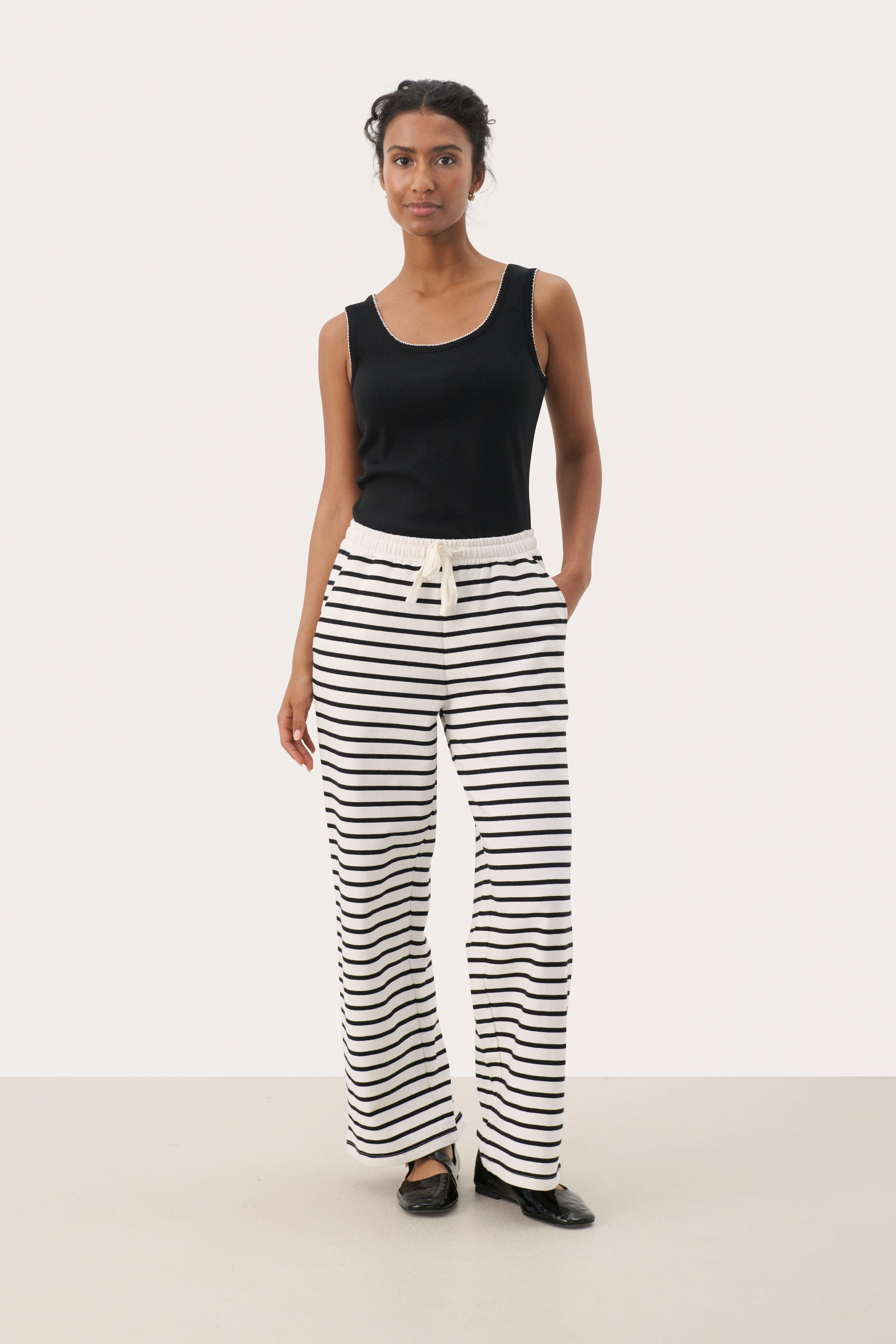 TyraPW Broek LOOKBOOK FRONT 30309842-303971