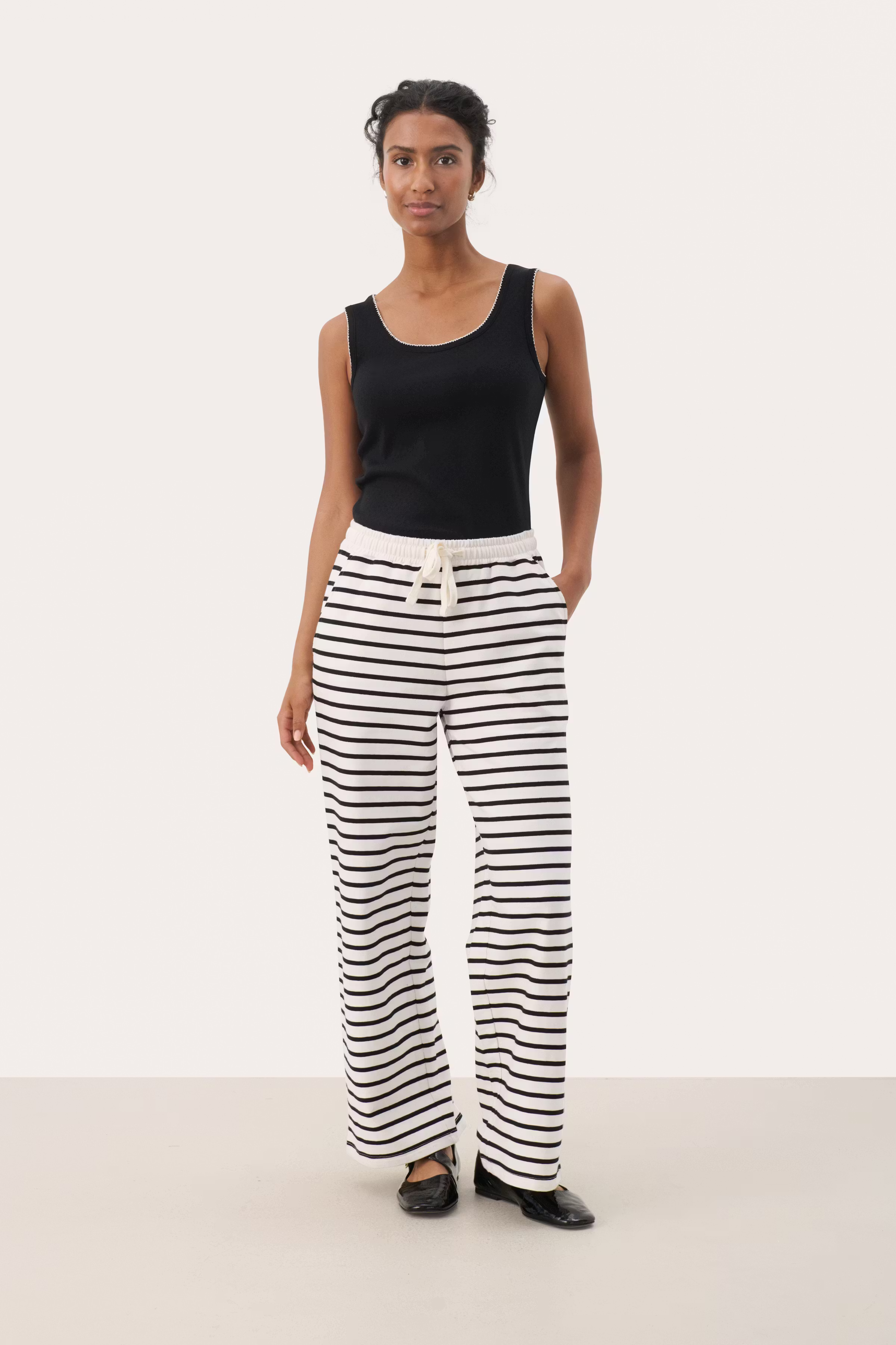 TyraPW Broek LOOKBOOK FRONT 30309842-303971