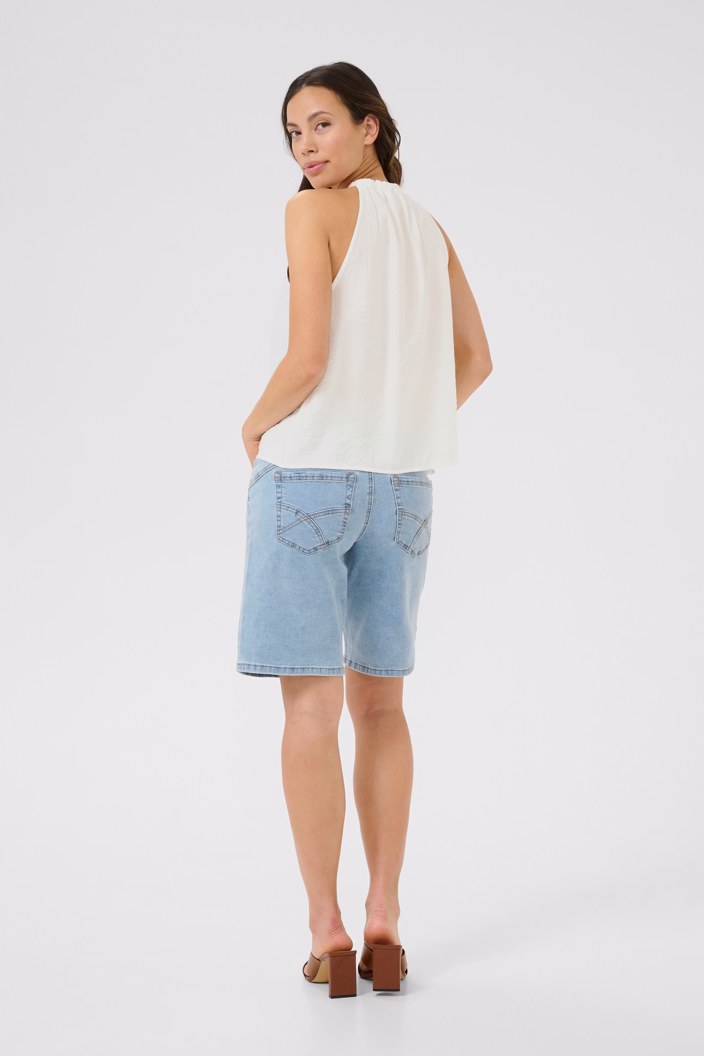 CRElora Top LOOKBOOK BACK 10613613-110602