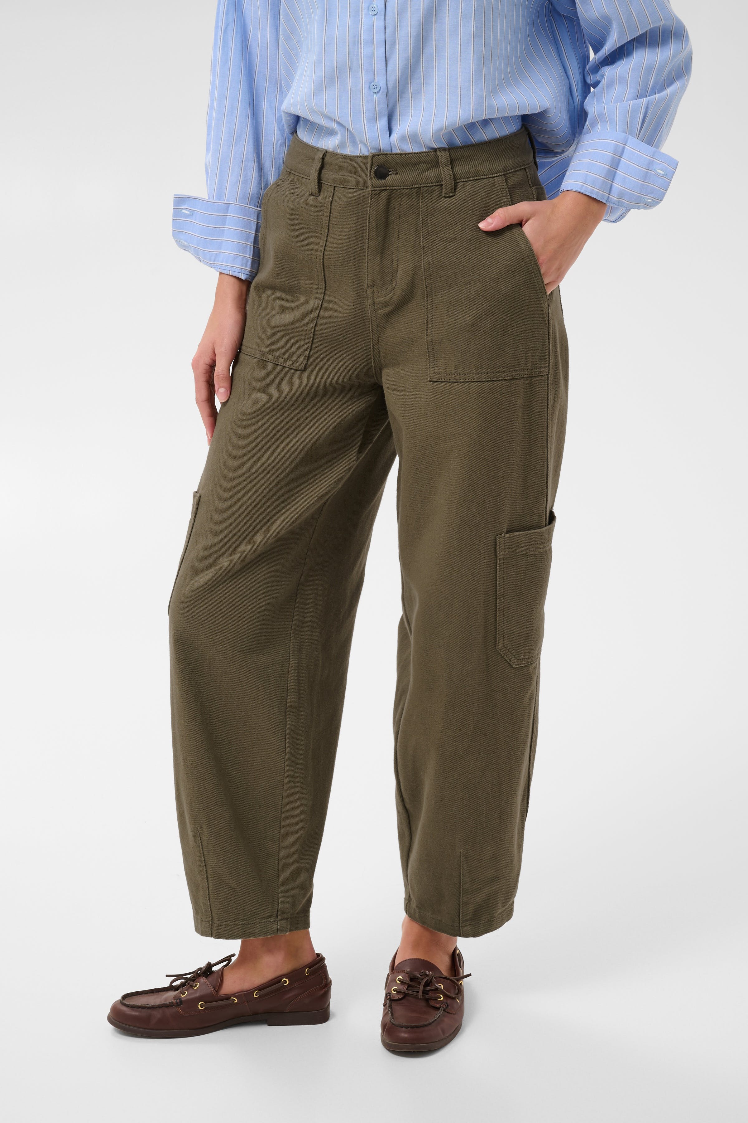 KAlilana Cargobukser LOOKBOOK FRONT 10513244-170517