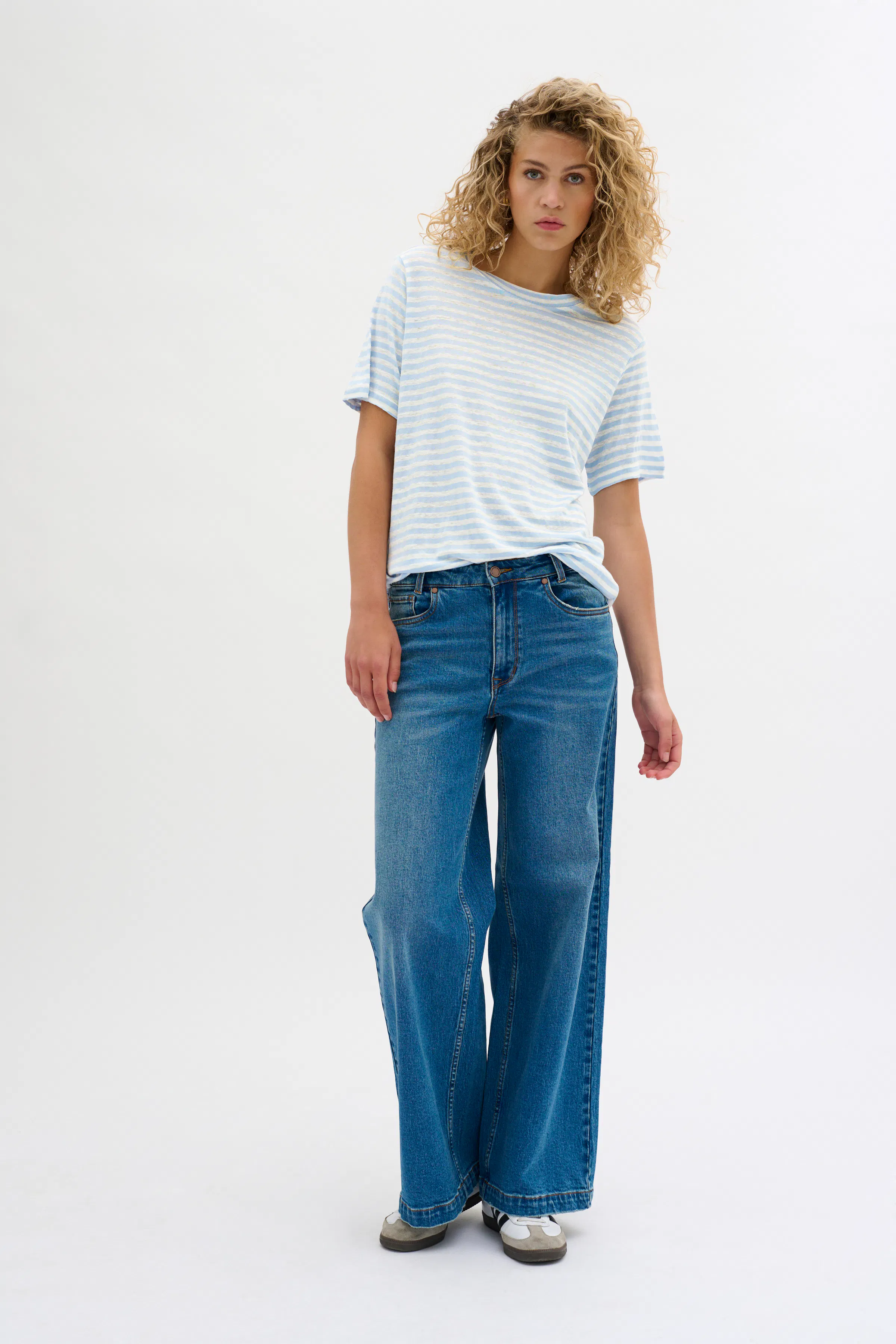 LisaMW Linnen T-shirt LOOKBOOK FRONT 10704599-105435