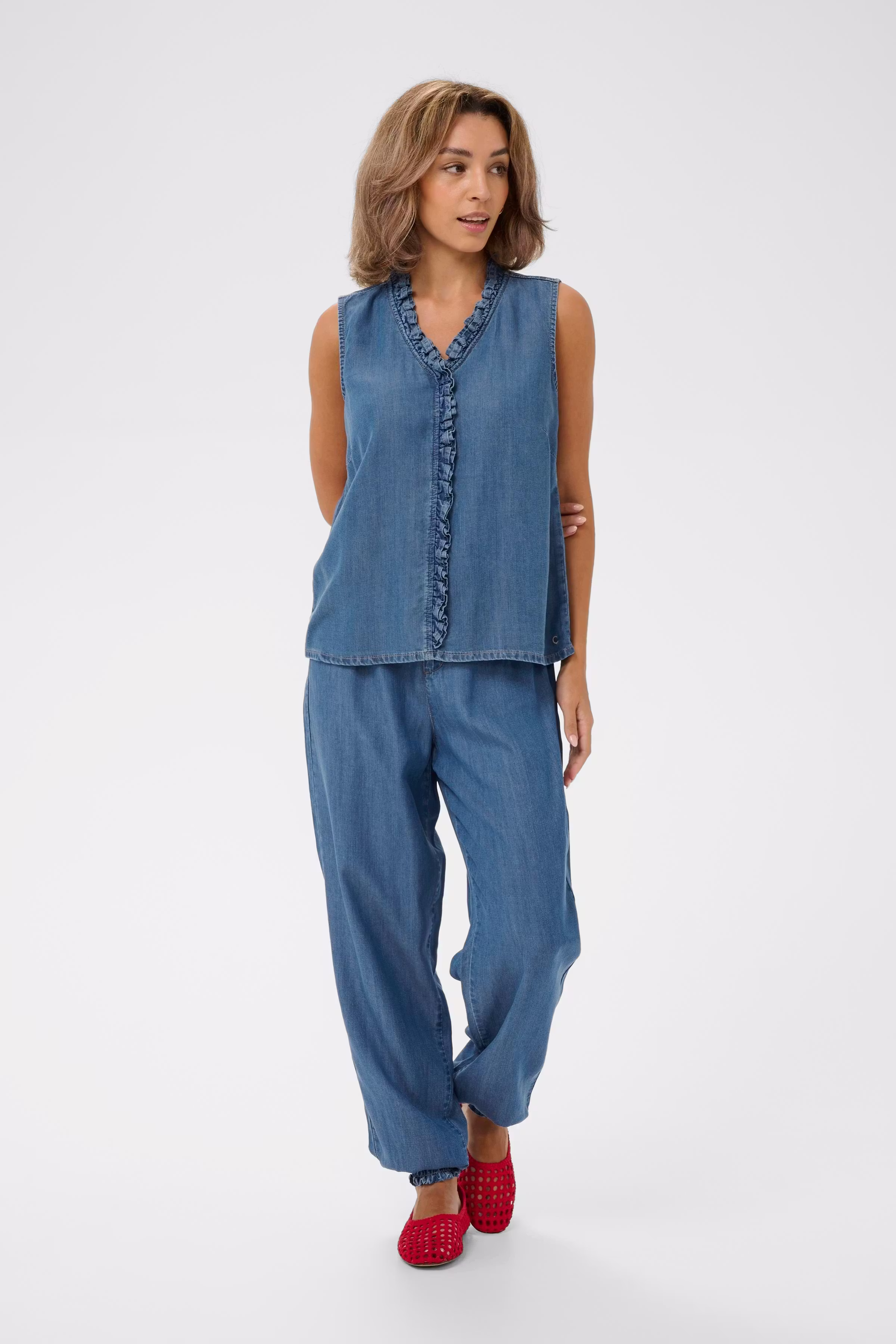 CRMolly Top LOOKBOOK FRONT 10614943-109128