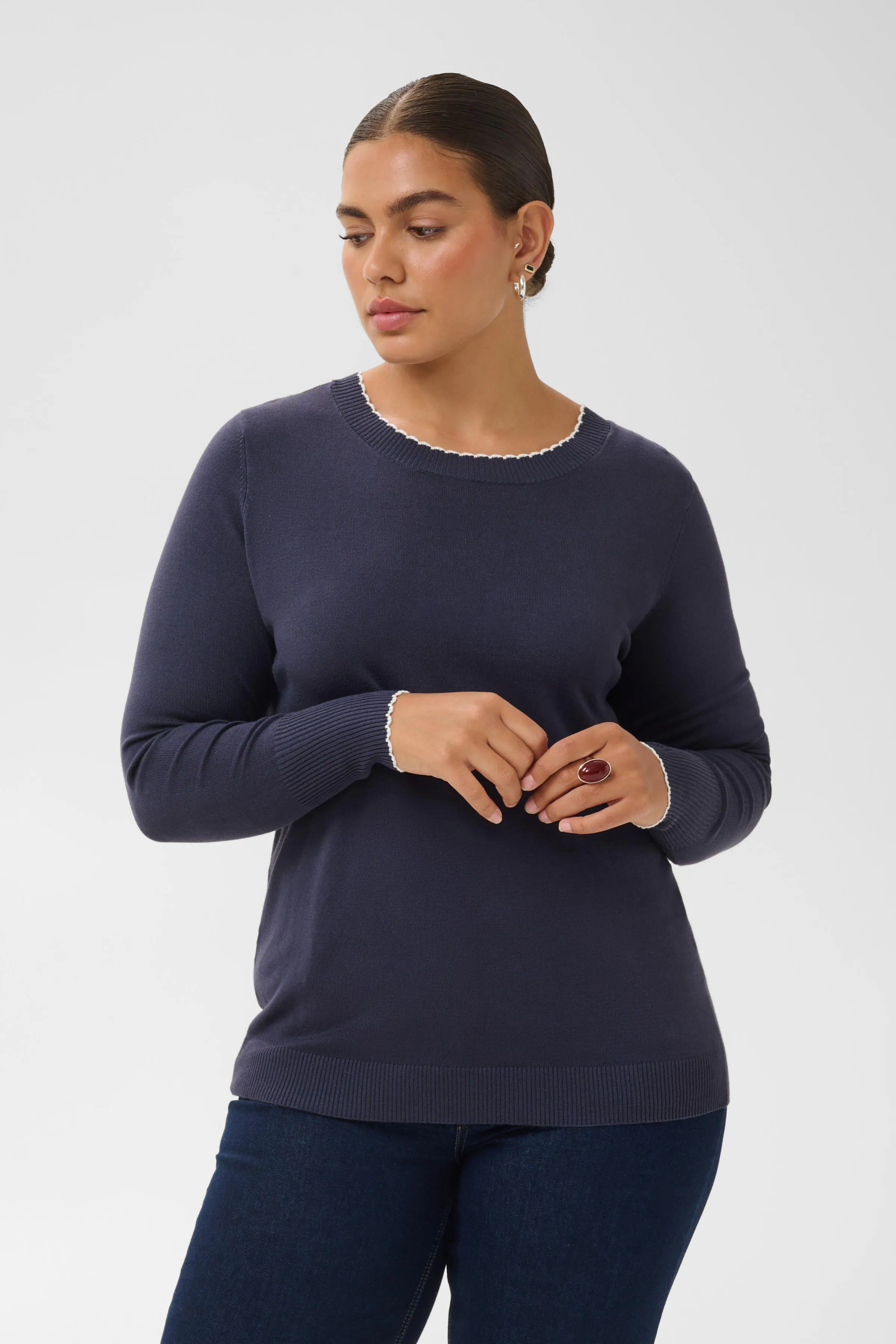 KClizzy Pullover LOOKBOOK FRONT 10584593-193927
