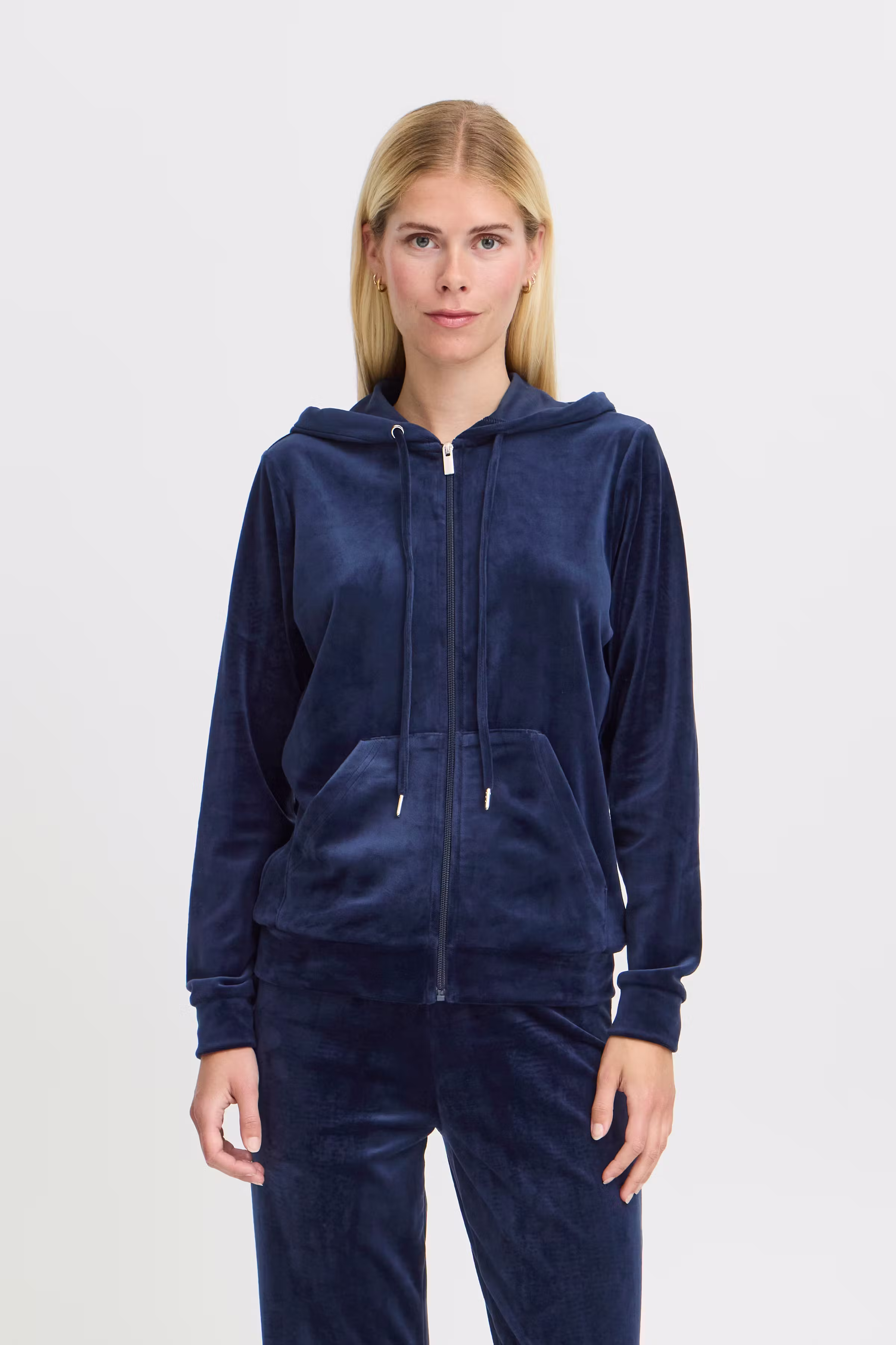 BYSTILLA Veloursett LOOKBOOK DETAIL 20816019-194020