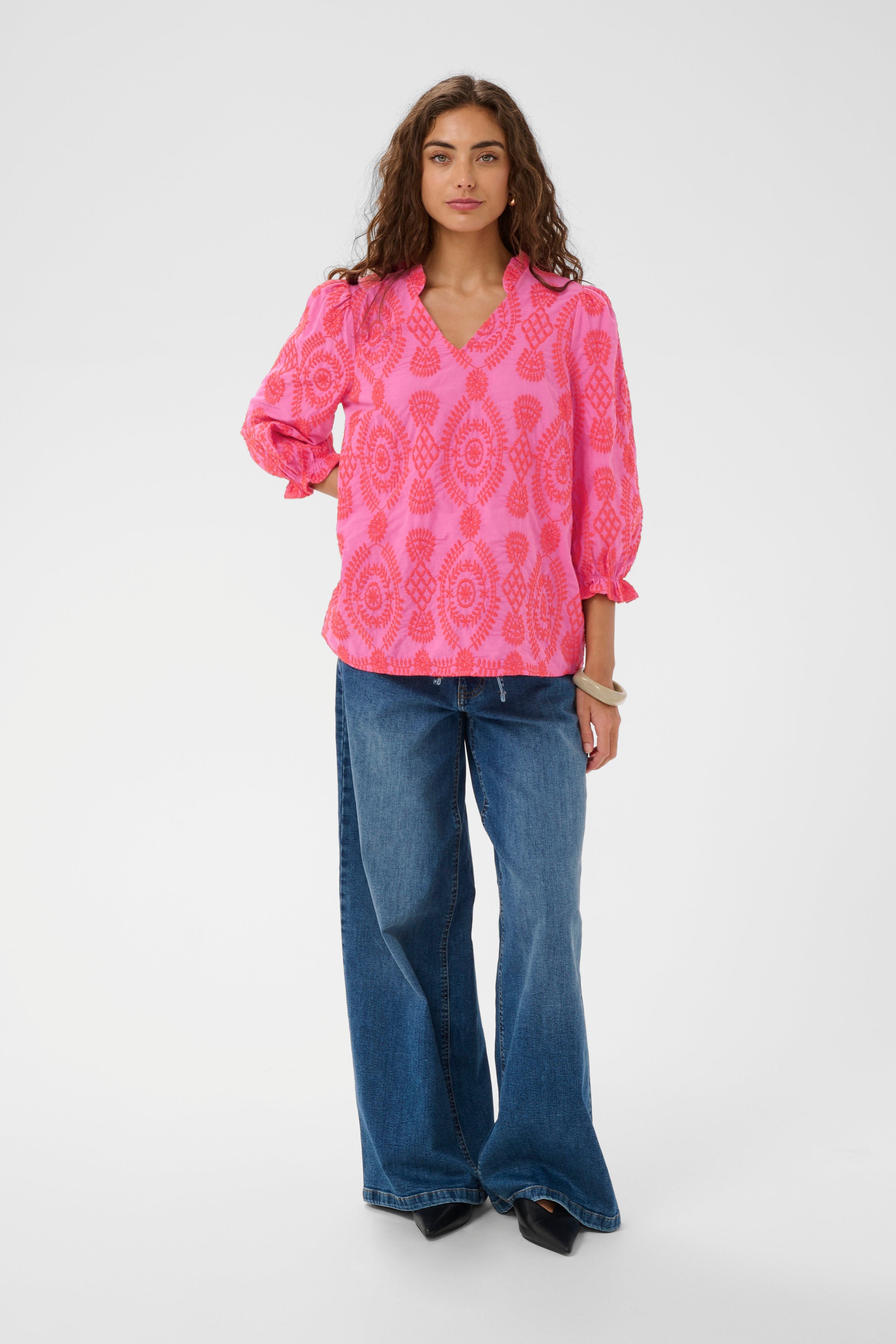 CUtia Bluse med broderi LOOKBOOK FRONT 50109439-152718