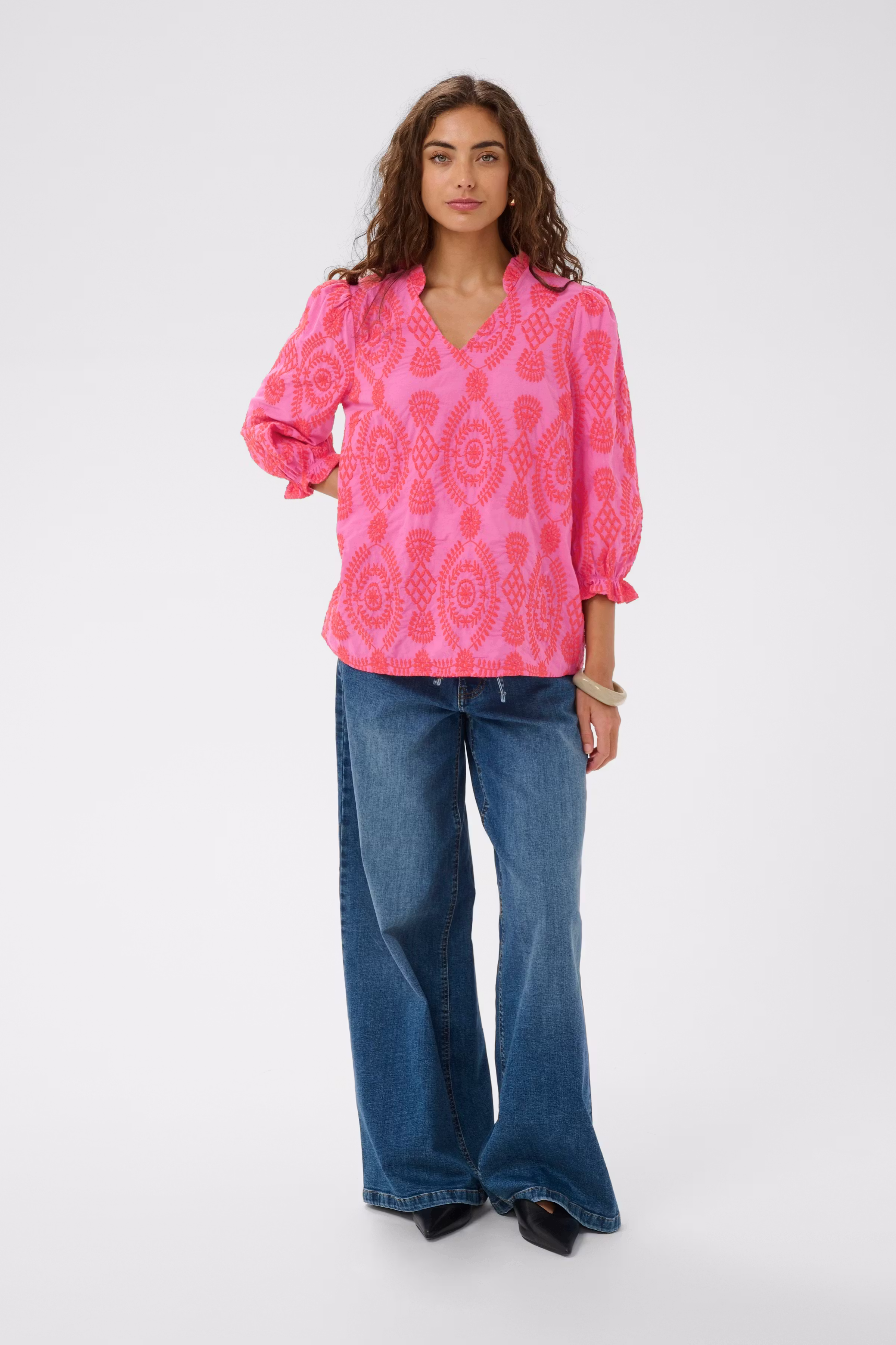 CUtia Bluse LOOKBOOK FRONT 50109439-152718