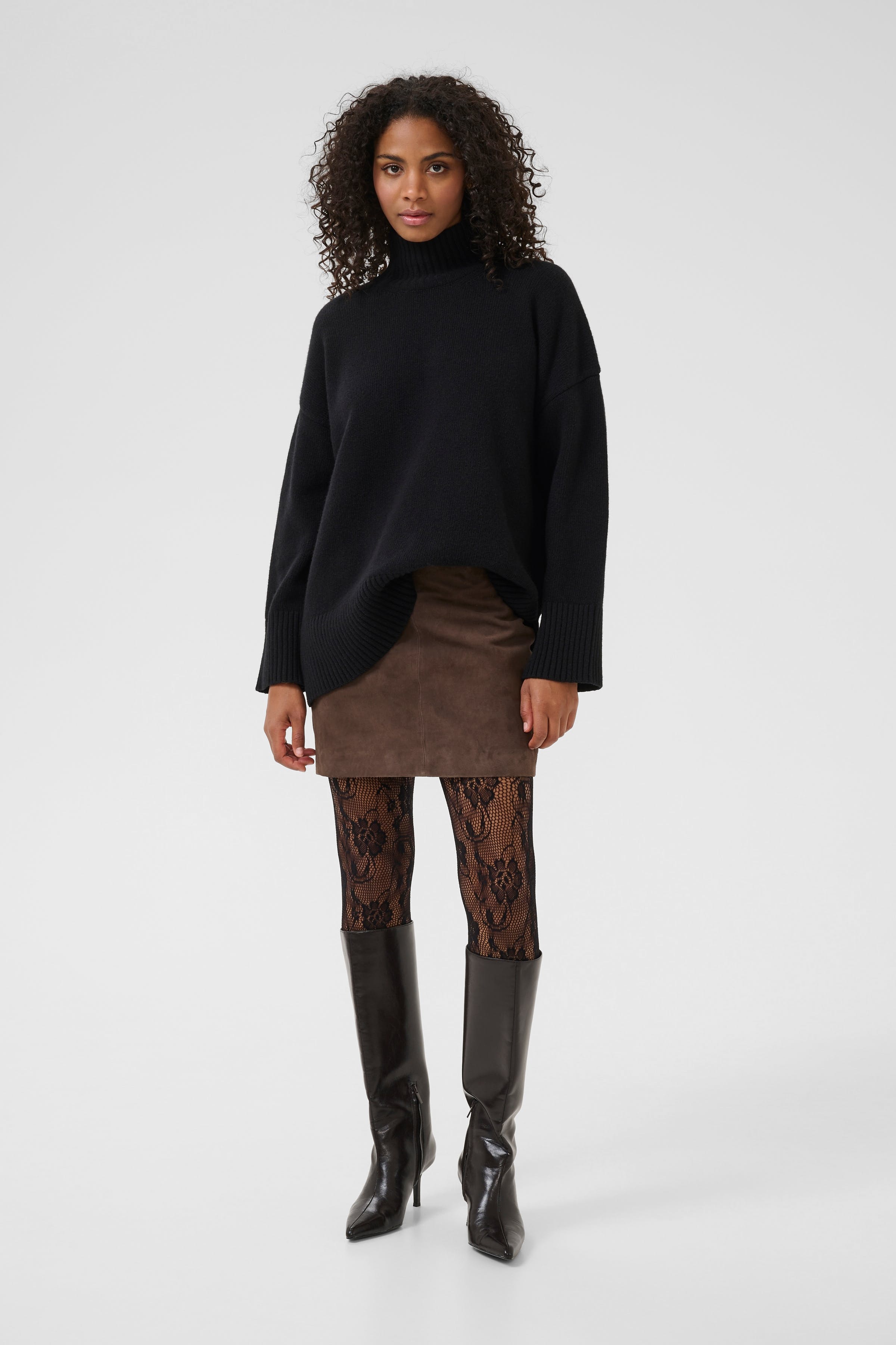 OllyMW Suede Skirt LOOKBOOK FRONT 10705288-190840