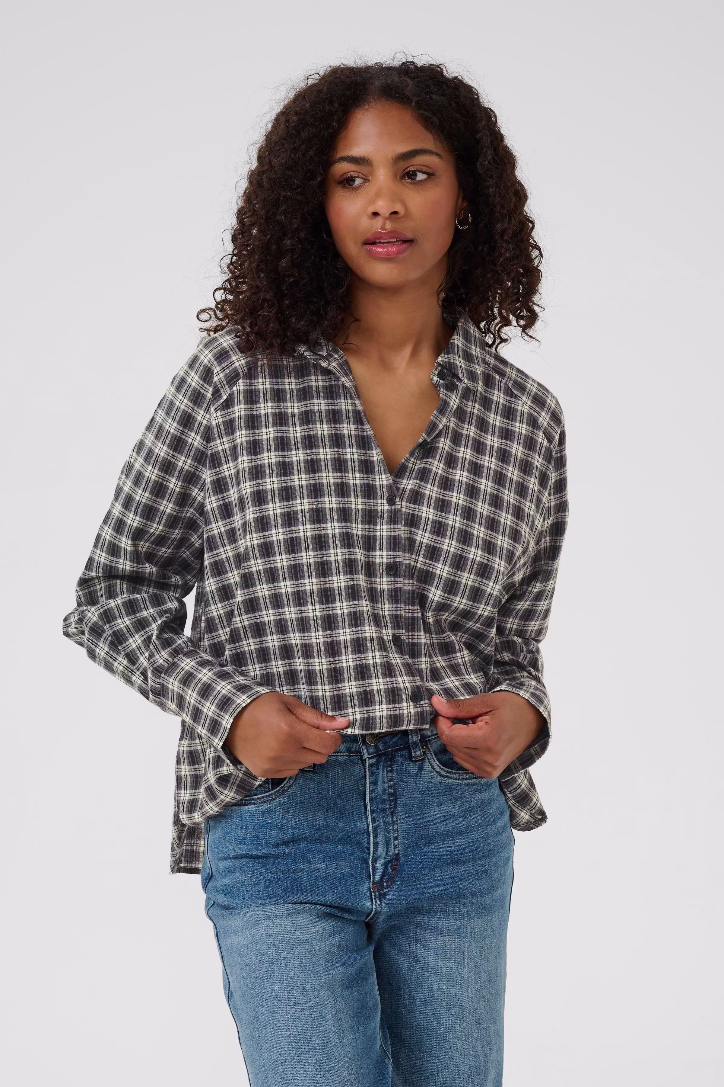 KAelna Skjorte LOOKBOOK FRONT 10510557-108369