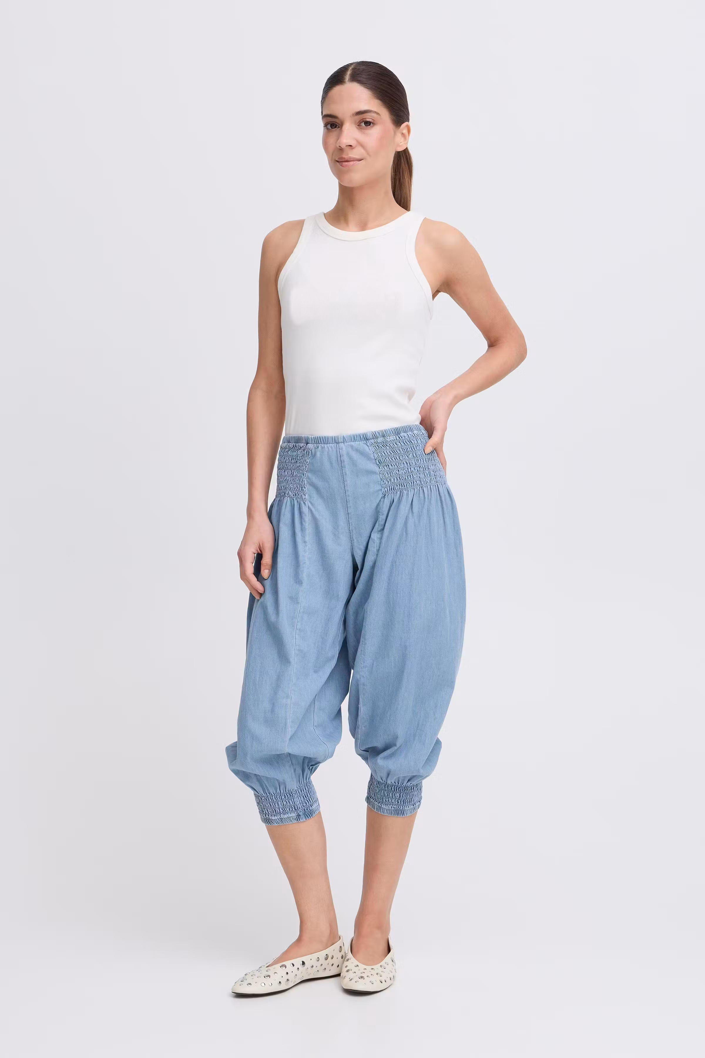 PZJILL Capri Bukser LOOKBOOK FRONT 50209217-200008