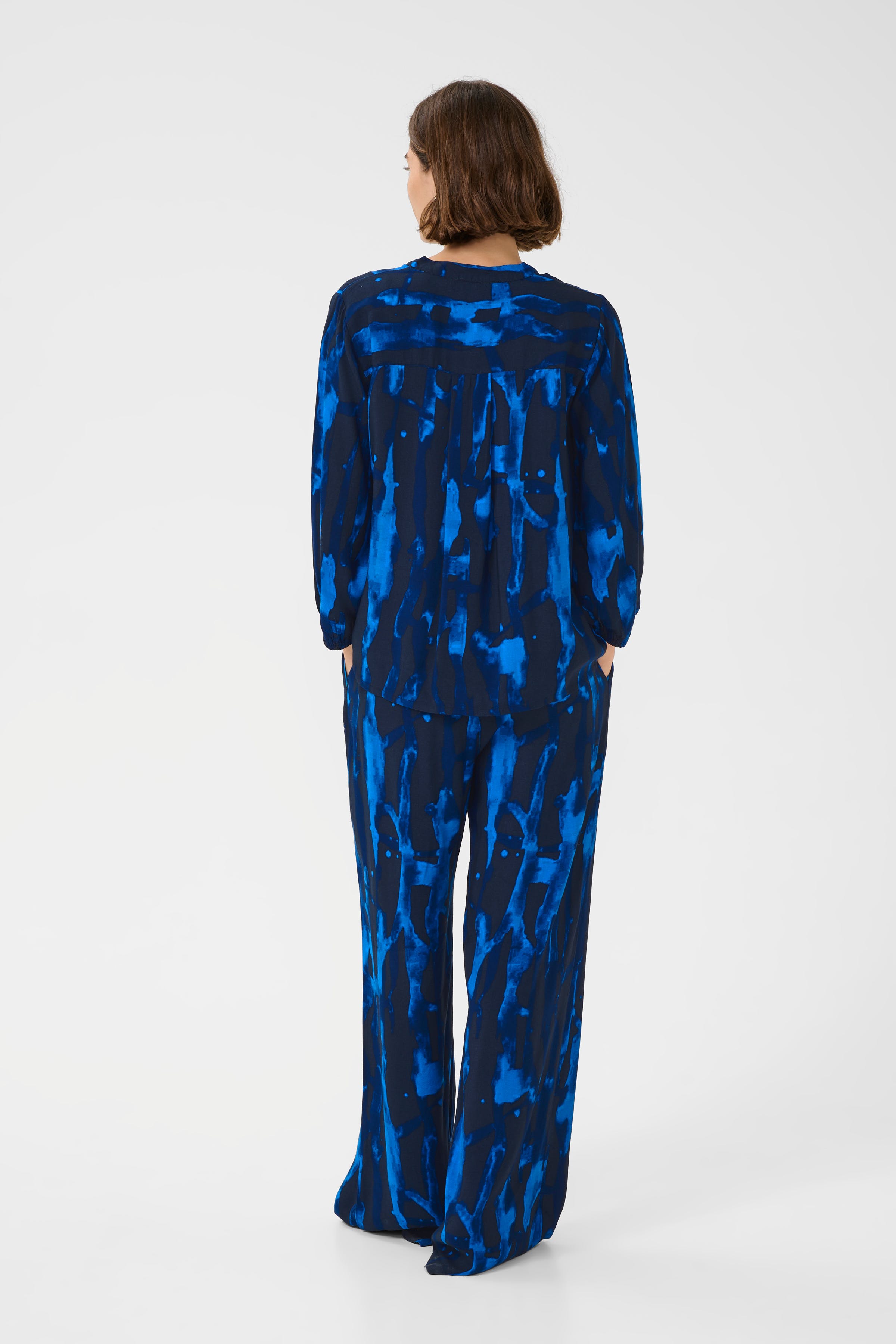 CUashley Blouse LOOKBOOK BACK 50112051-107958