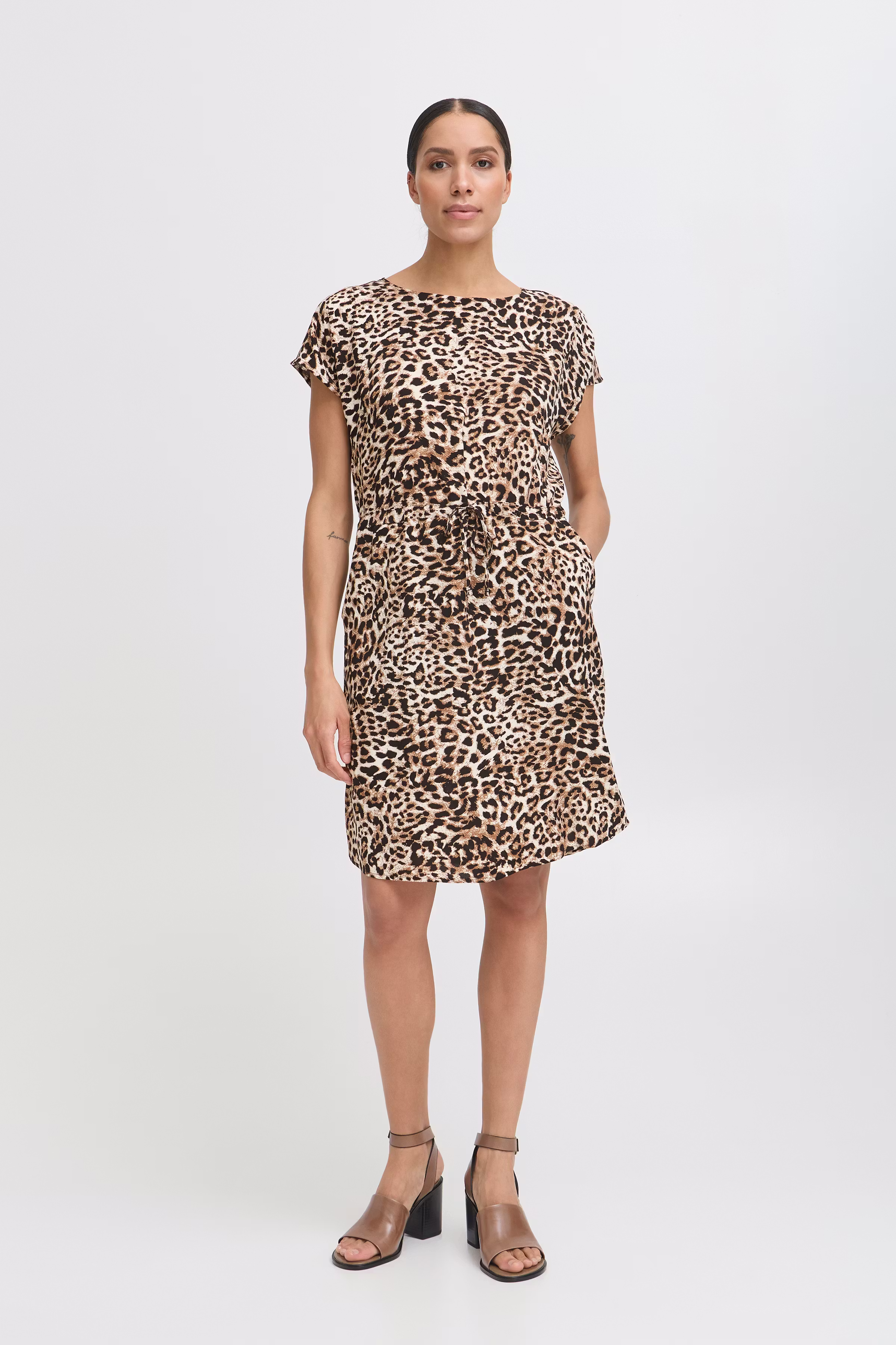 BYMMJOELLA Dress LOOKBOOK FRONT 20811226-204522