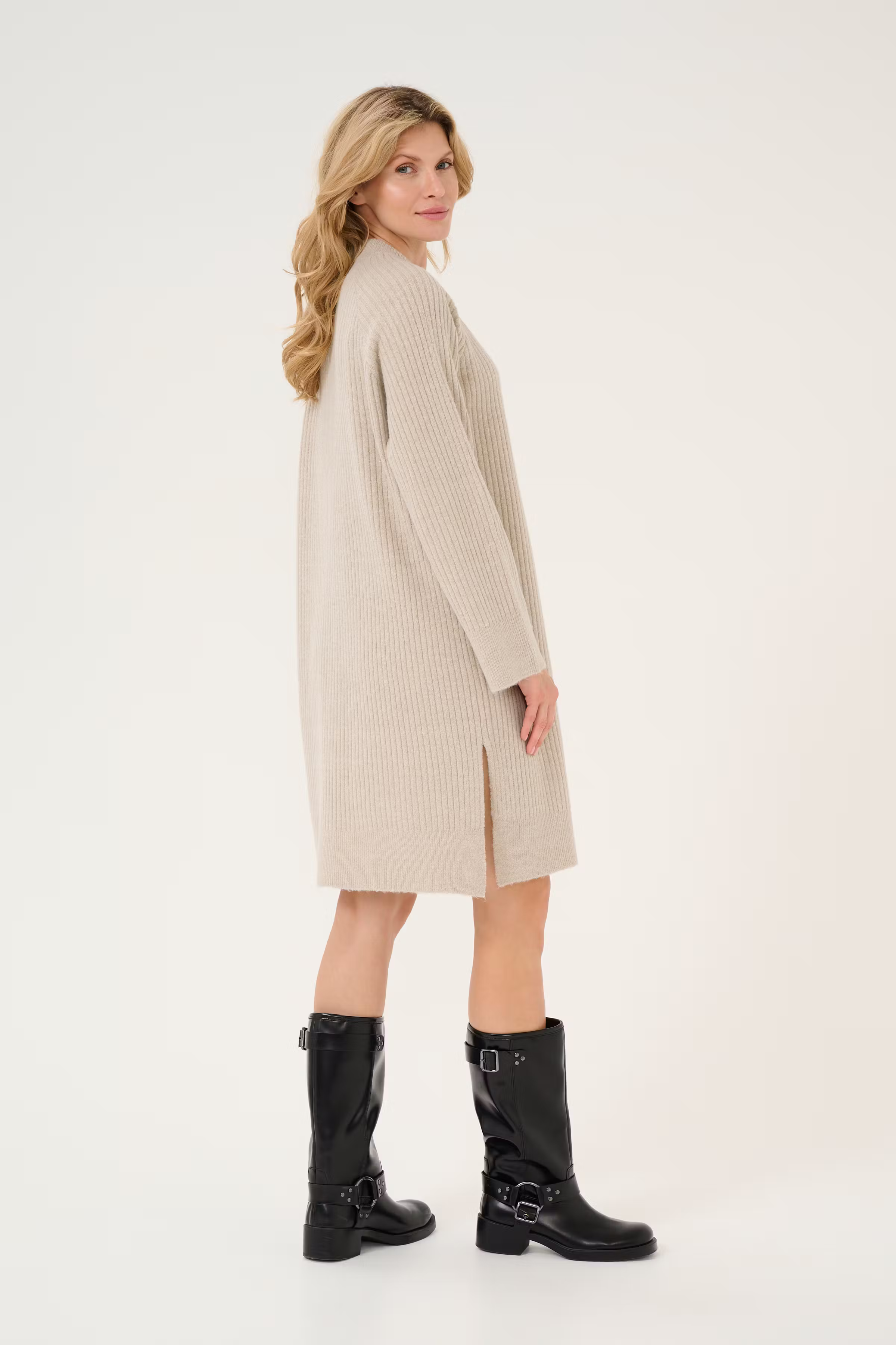 KArinya Kjole LOOKBOOK BACK 10509084-151305